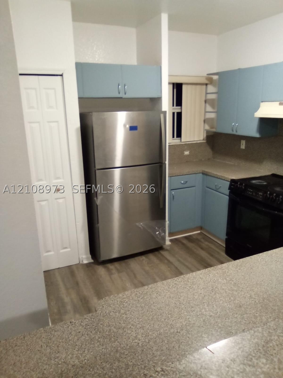 609 Sw 10th St 609 Property Photo 2