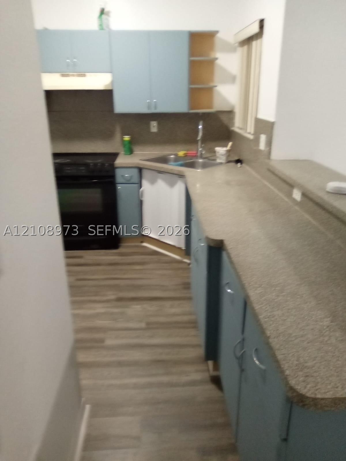 609 Sw 10th St 609 Property Photo 3