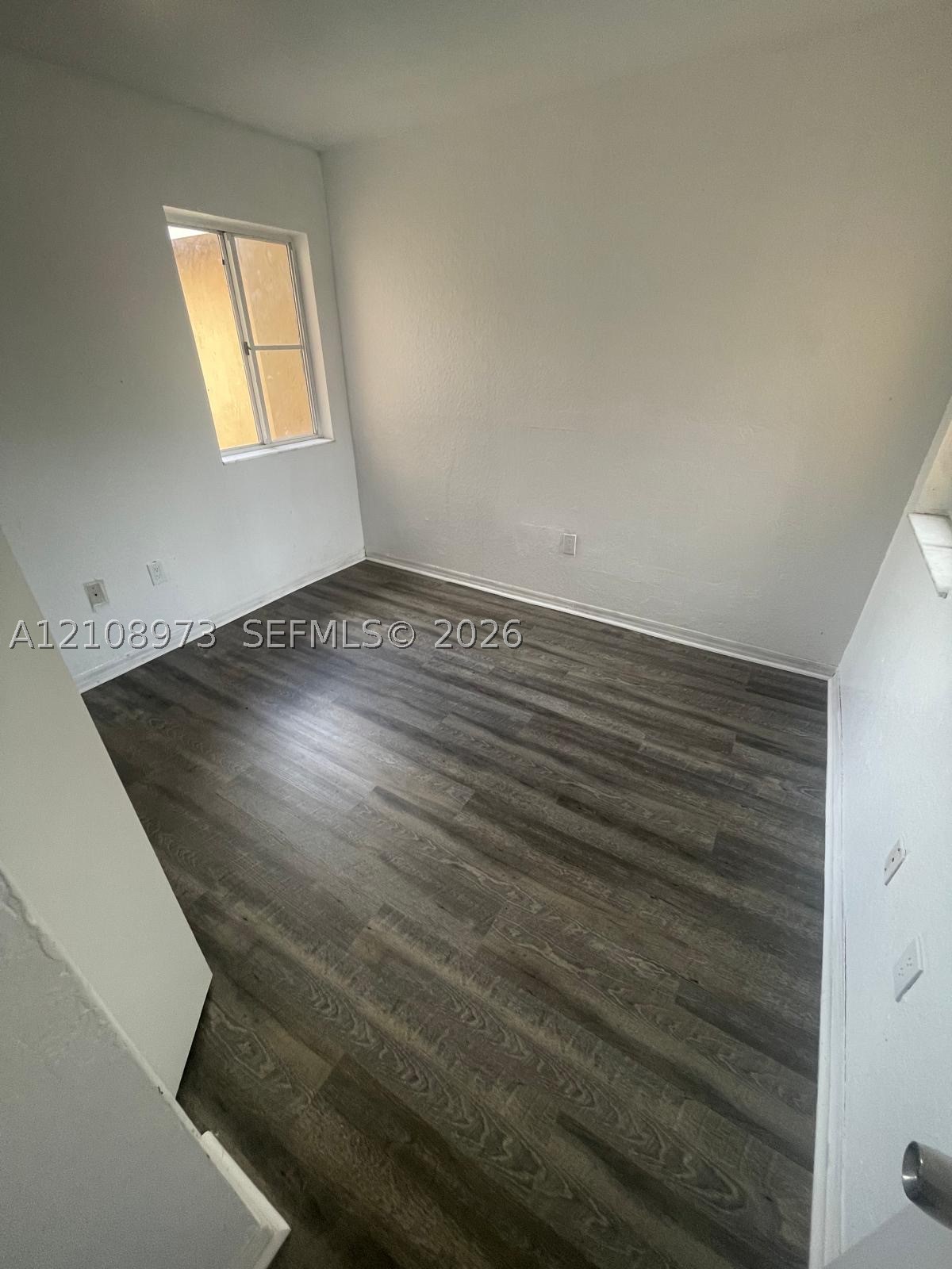 609 Sw 10th St 609 Property Photo 4