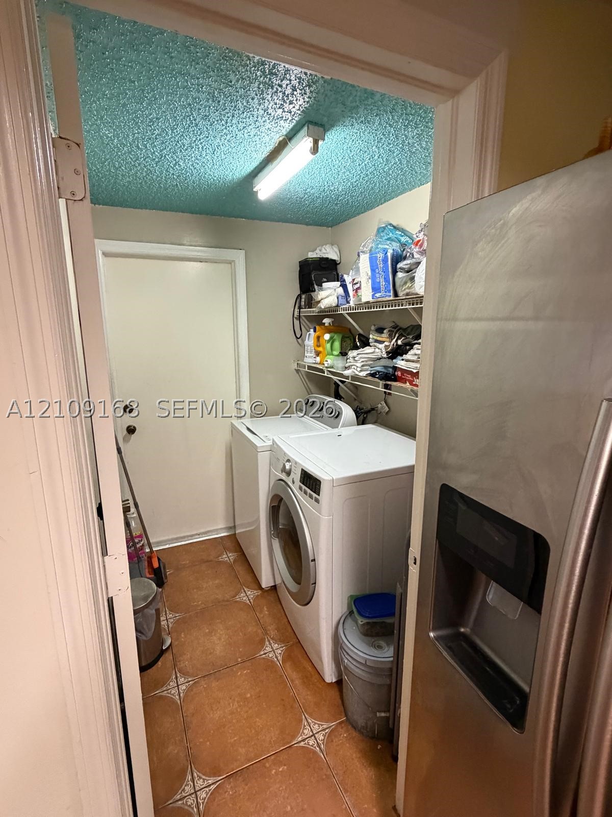 1090 Se 12th Ter Property Photo 6