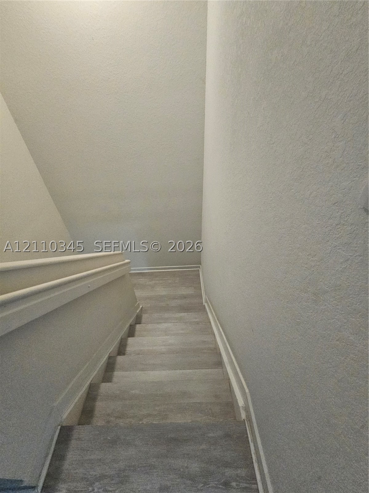 465 Ne 12th St Property Photo 24