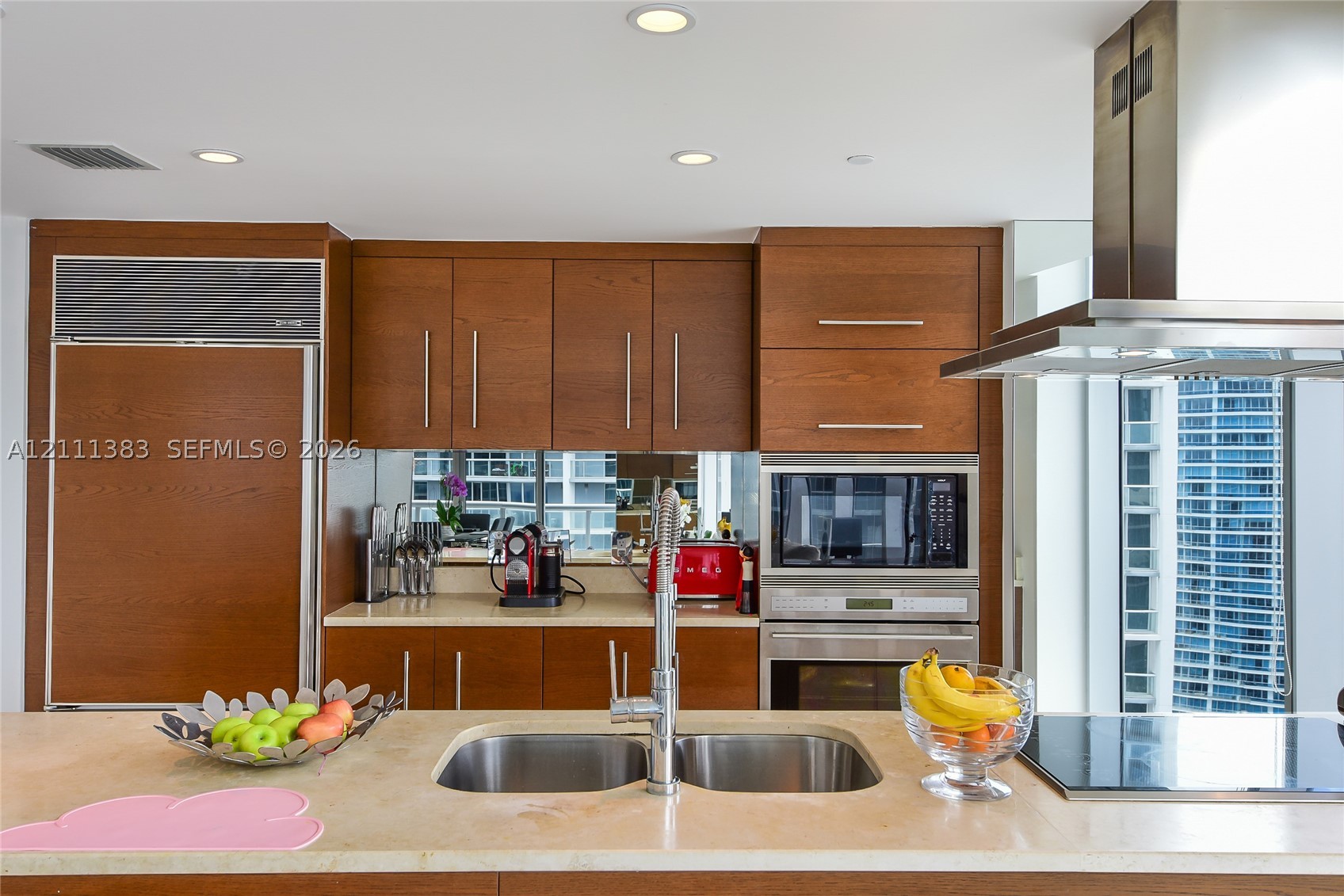 495 Brickell Ave 4810 Property Photo 2