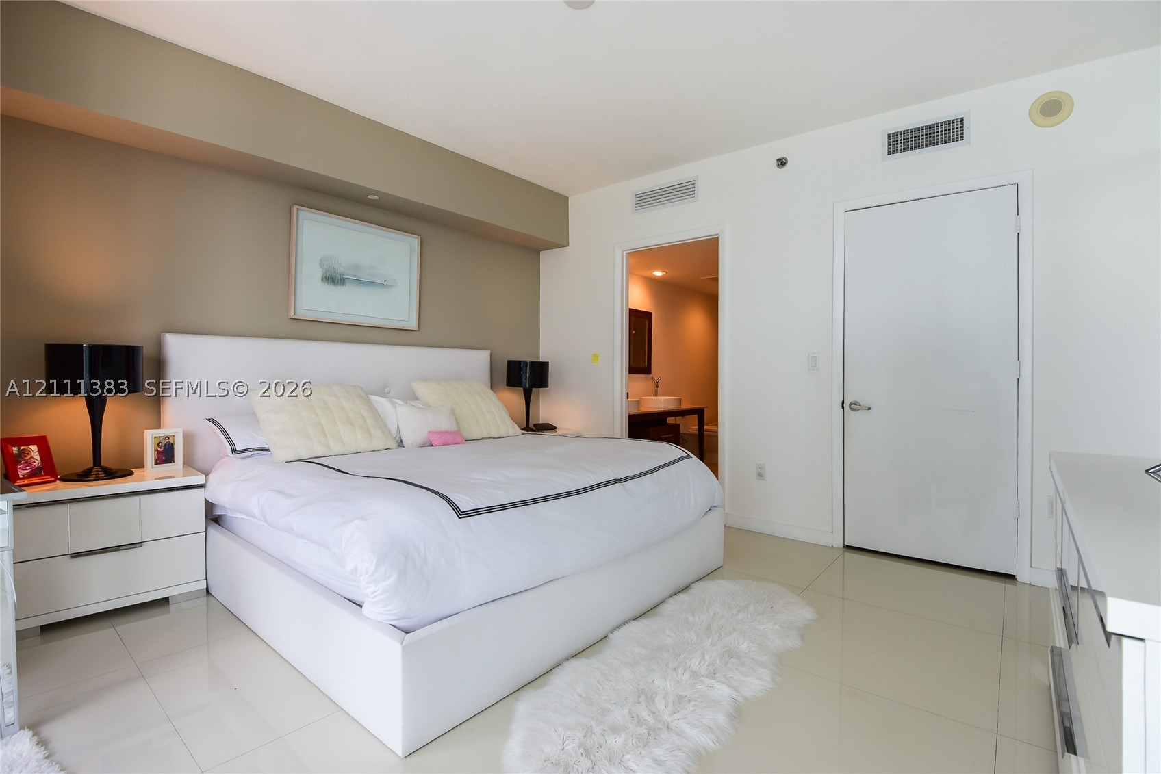 495 Brickell Ave 4810 Property Photo 8