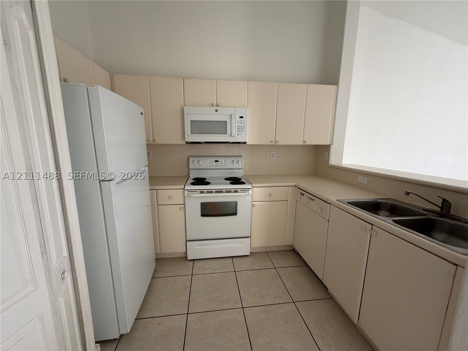 2460 Se 16th Ter 204 Property Photo 12