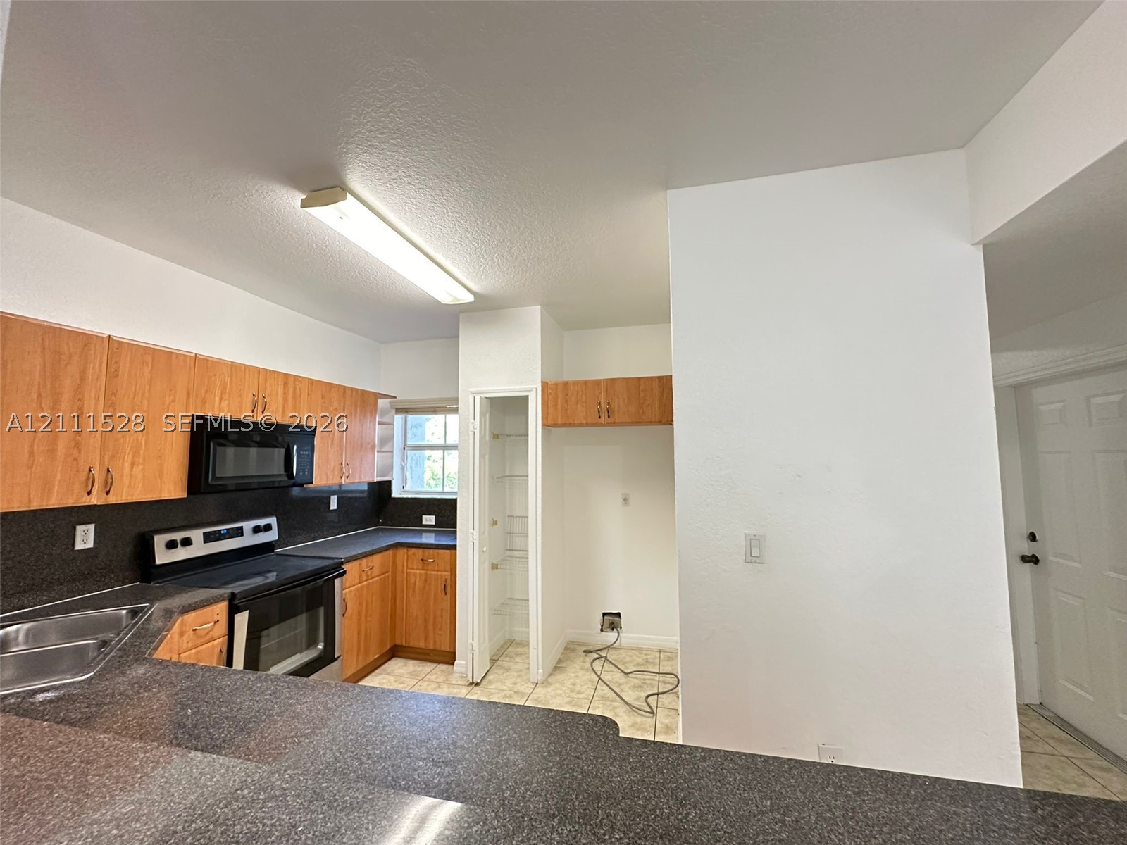 845 Sw 6th Pl Property Photo 2