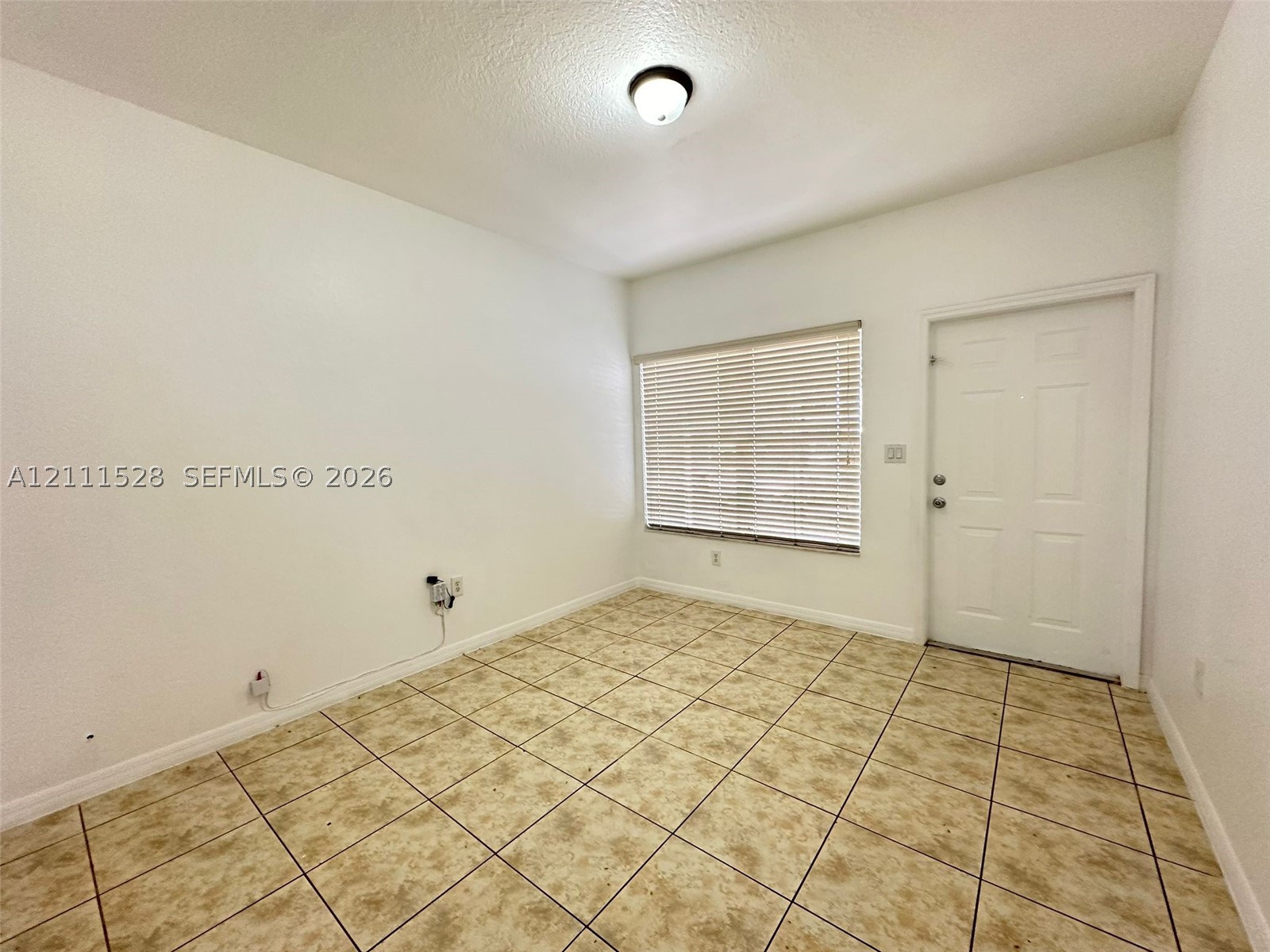 845 Sw 6th Pl Property Photo 3