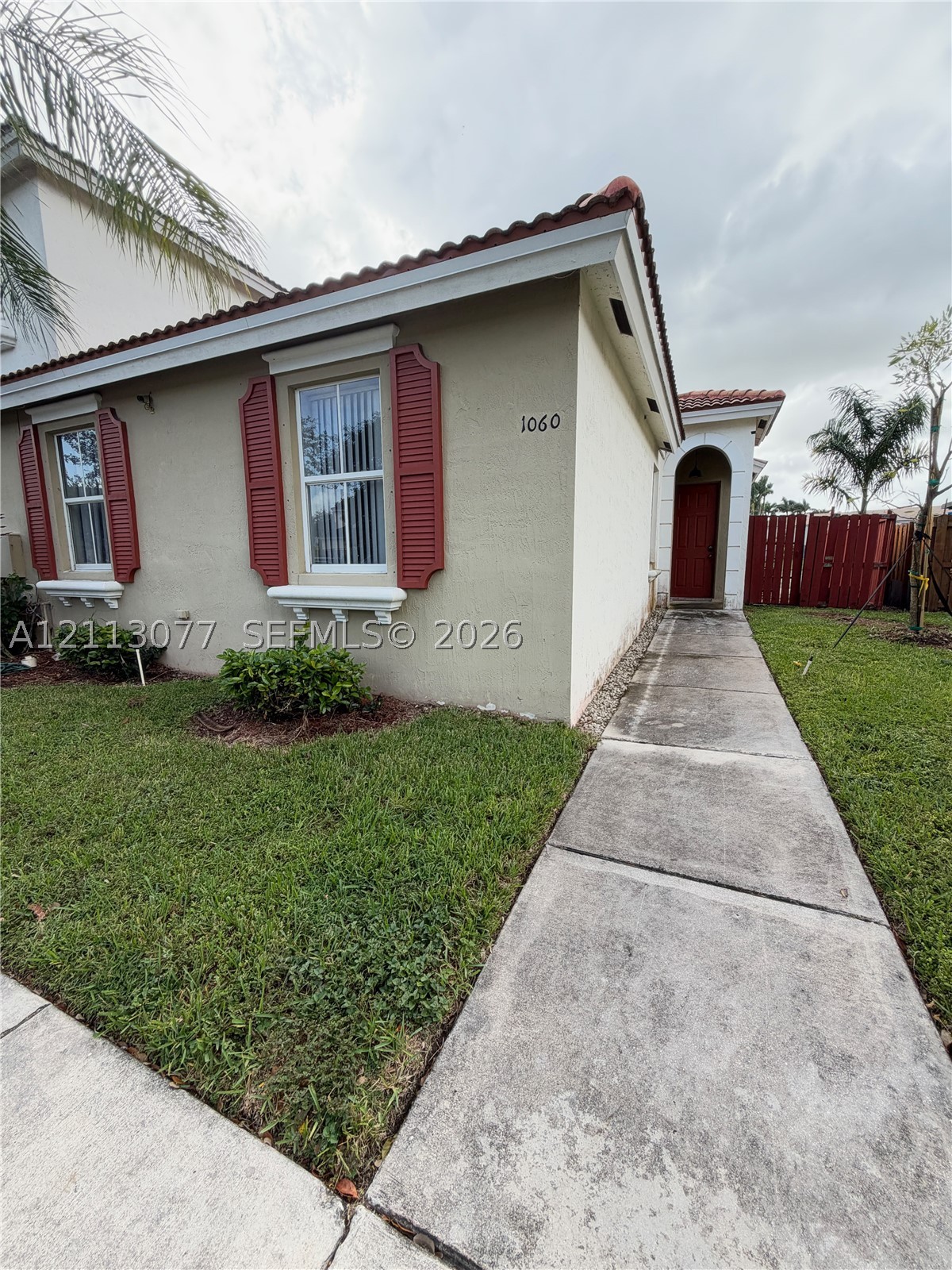 1060 NE 42nd Ter Property Photo 1
