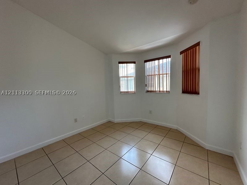 1661 Se 29th Ct 201 Property Photo 6