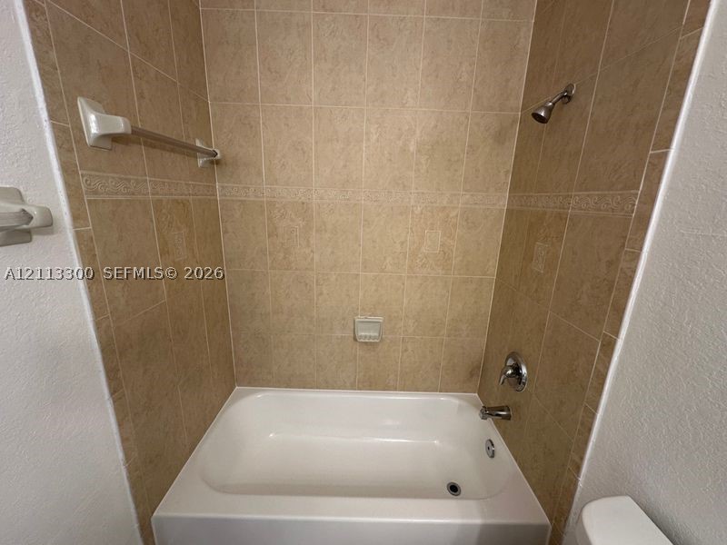 1661 Se 29th Ct 201 Property Photo 11