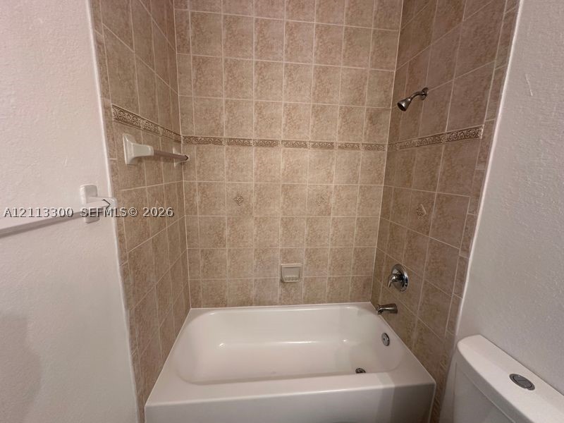 1661 Se 29th Ct 201 Property Photo 20