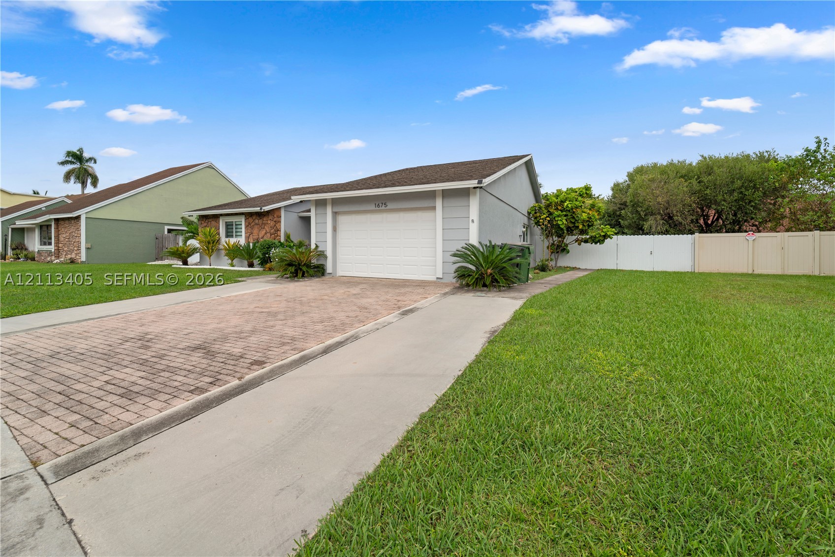 1675 S Goldeneye Ln Property Photo 3