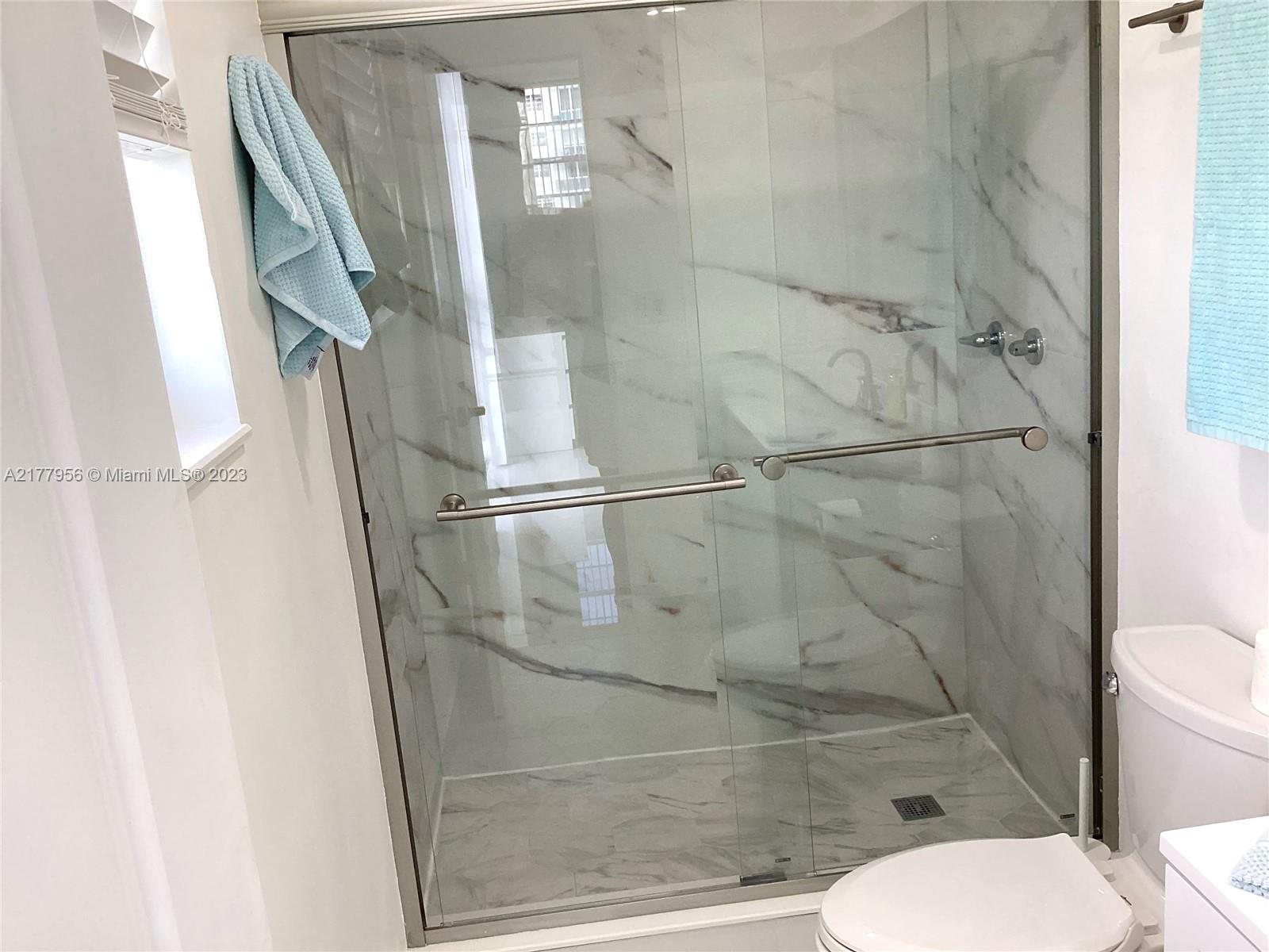 3901 S Ocean Dr 12e Property Photo 8