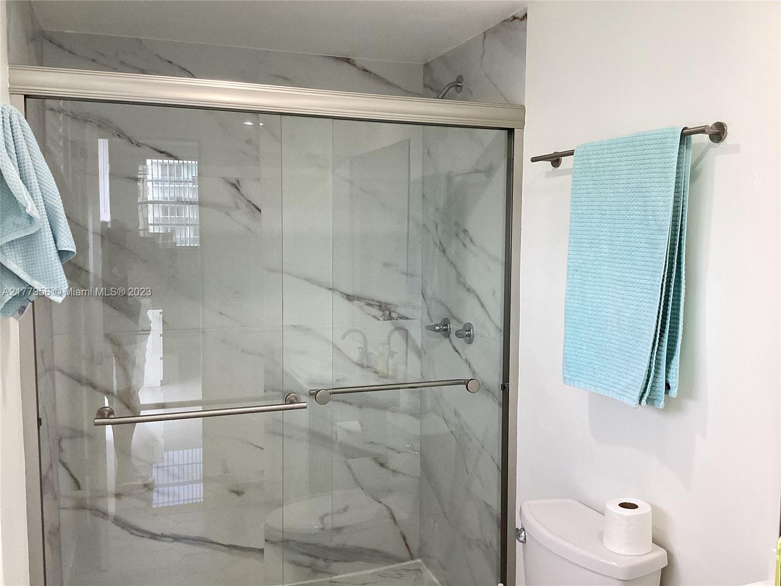 3901 S Ocean Dr 12e Property Photo 9