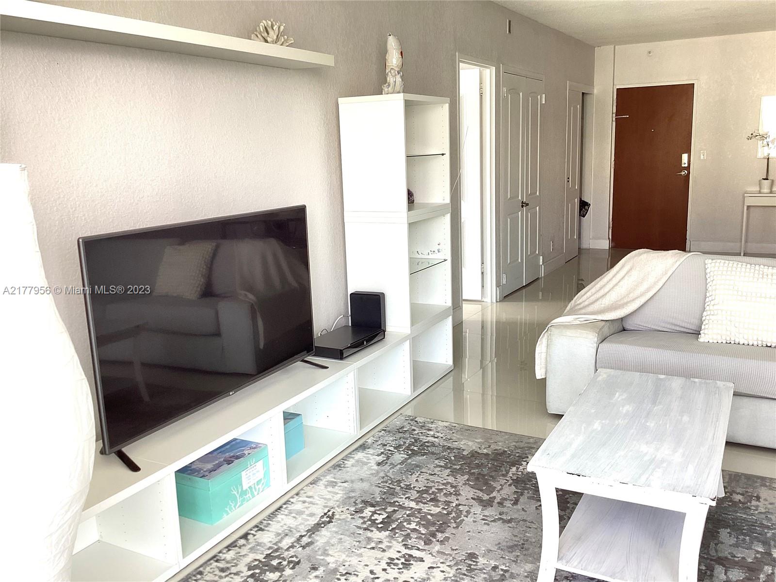 3901 S Ocean Dr 12e Property Photo 16