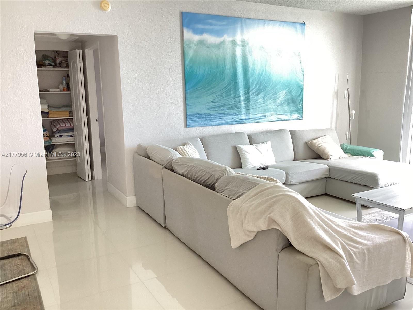 3901 S Ocean Dr 12e Property Photo 17