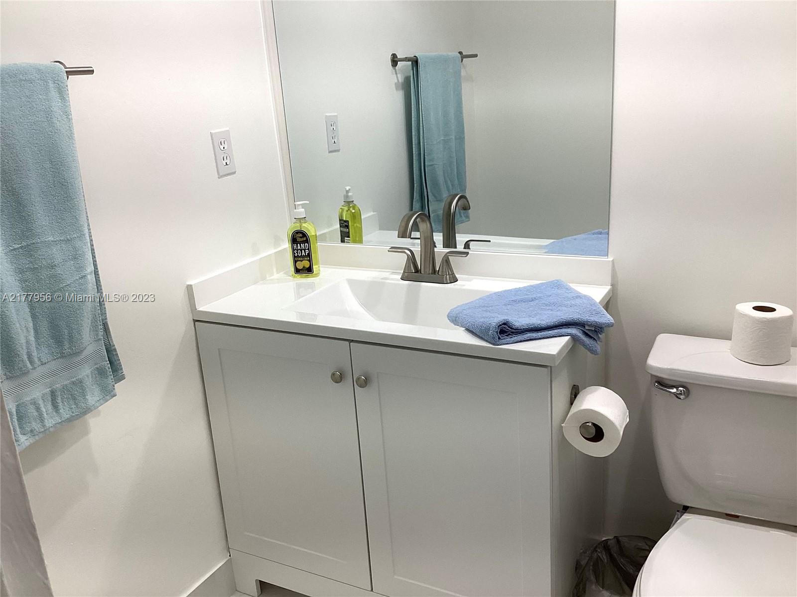 3901 S Ocean Dr 12e Property Photo 22