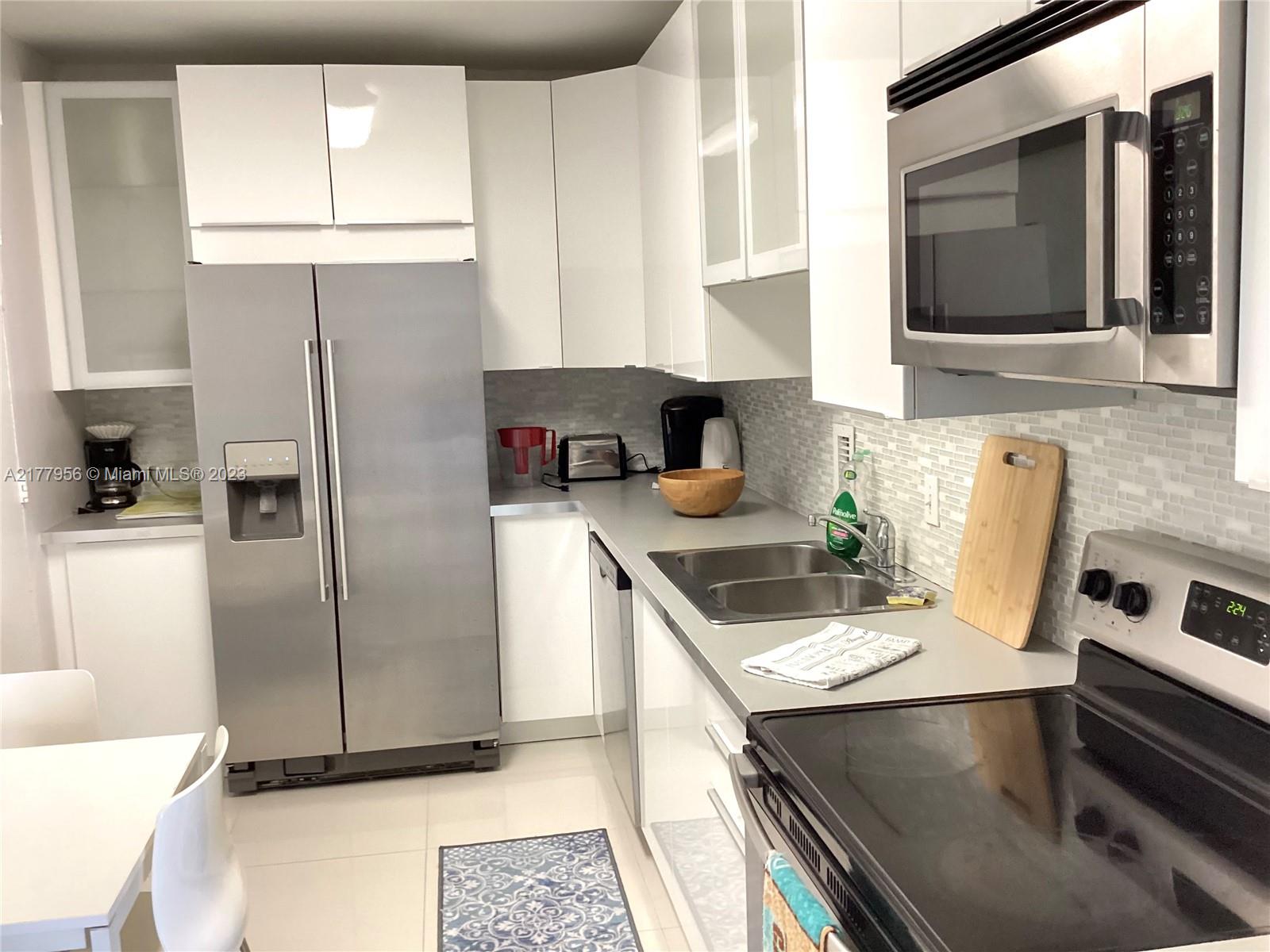 3901 S Ocean Dr 12e Property Photo 26