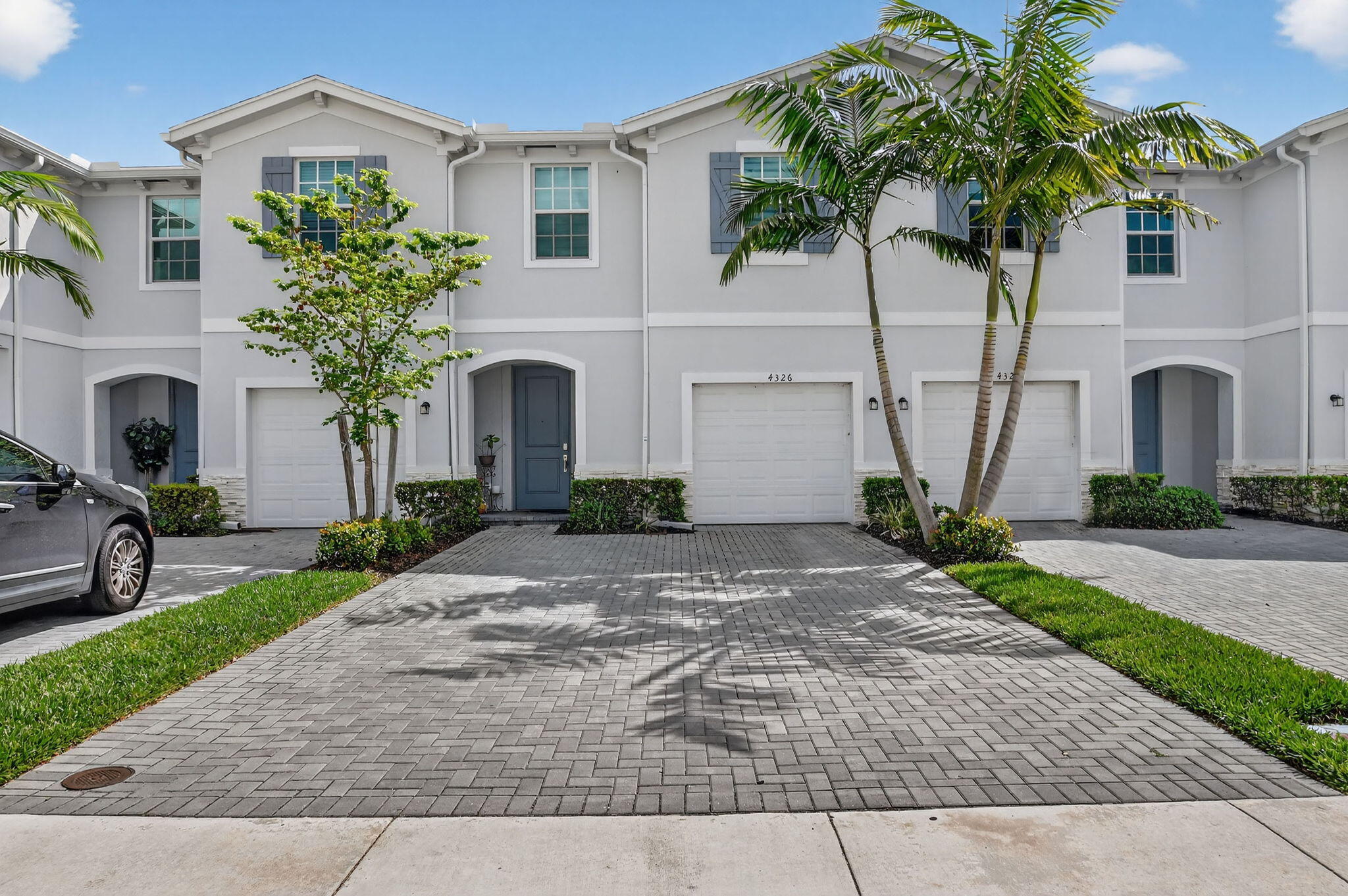 4326 Hammock Grove Drive Property Photo 1