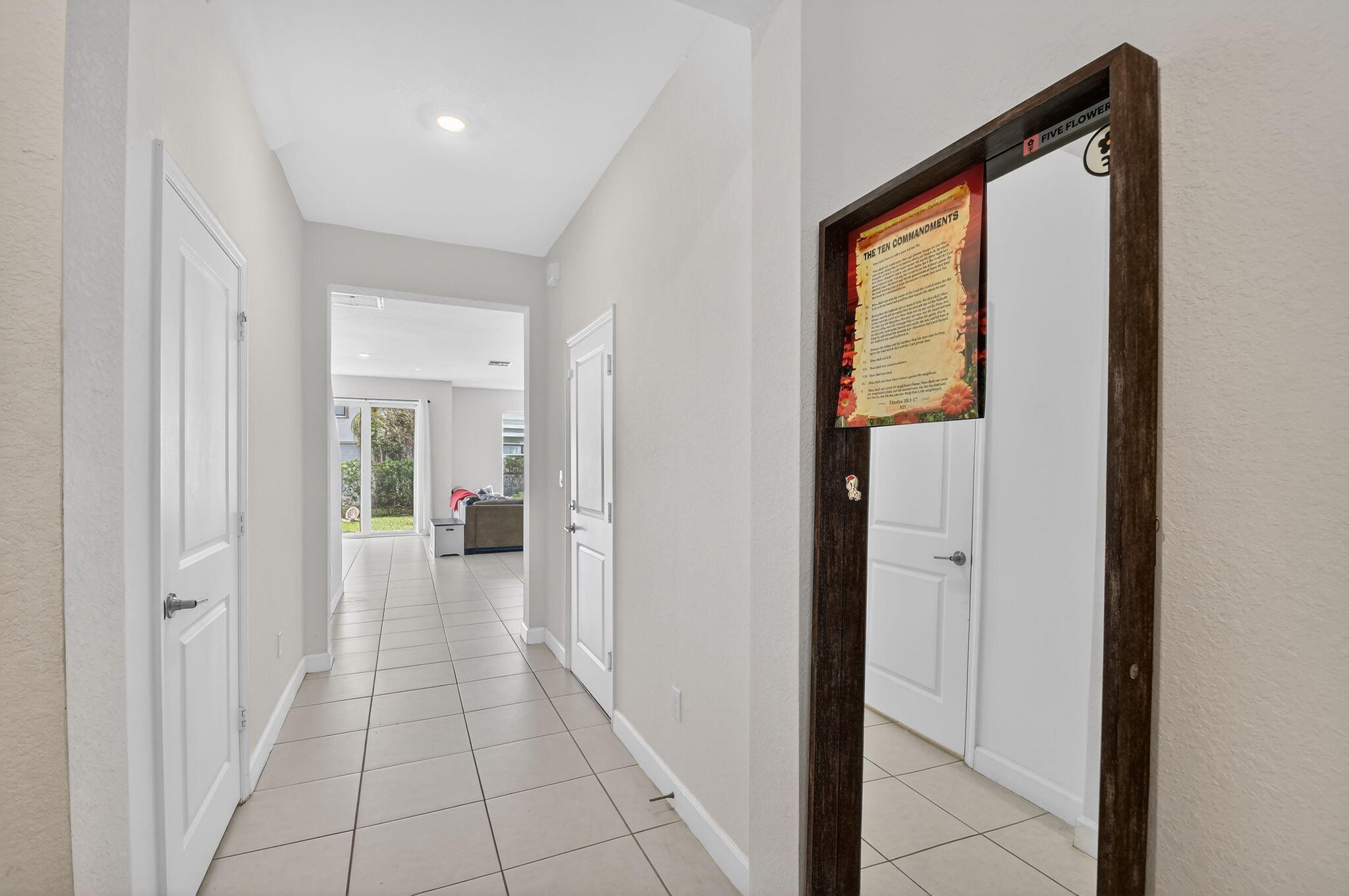 4326 Hammock Grove Drive Property Photo 4