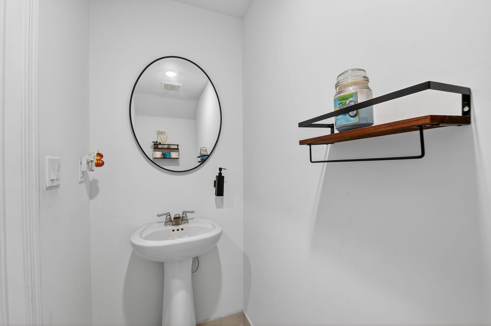 4326 Hammock Grove Drive Property Photo 6