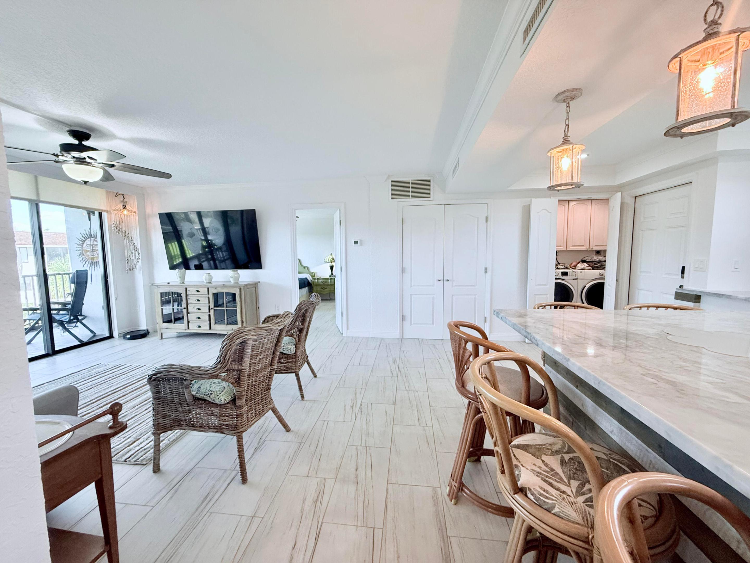 2424 N Federal Highway 407 Property Photo 6