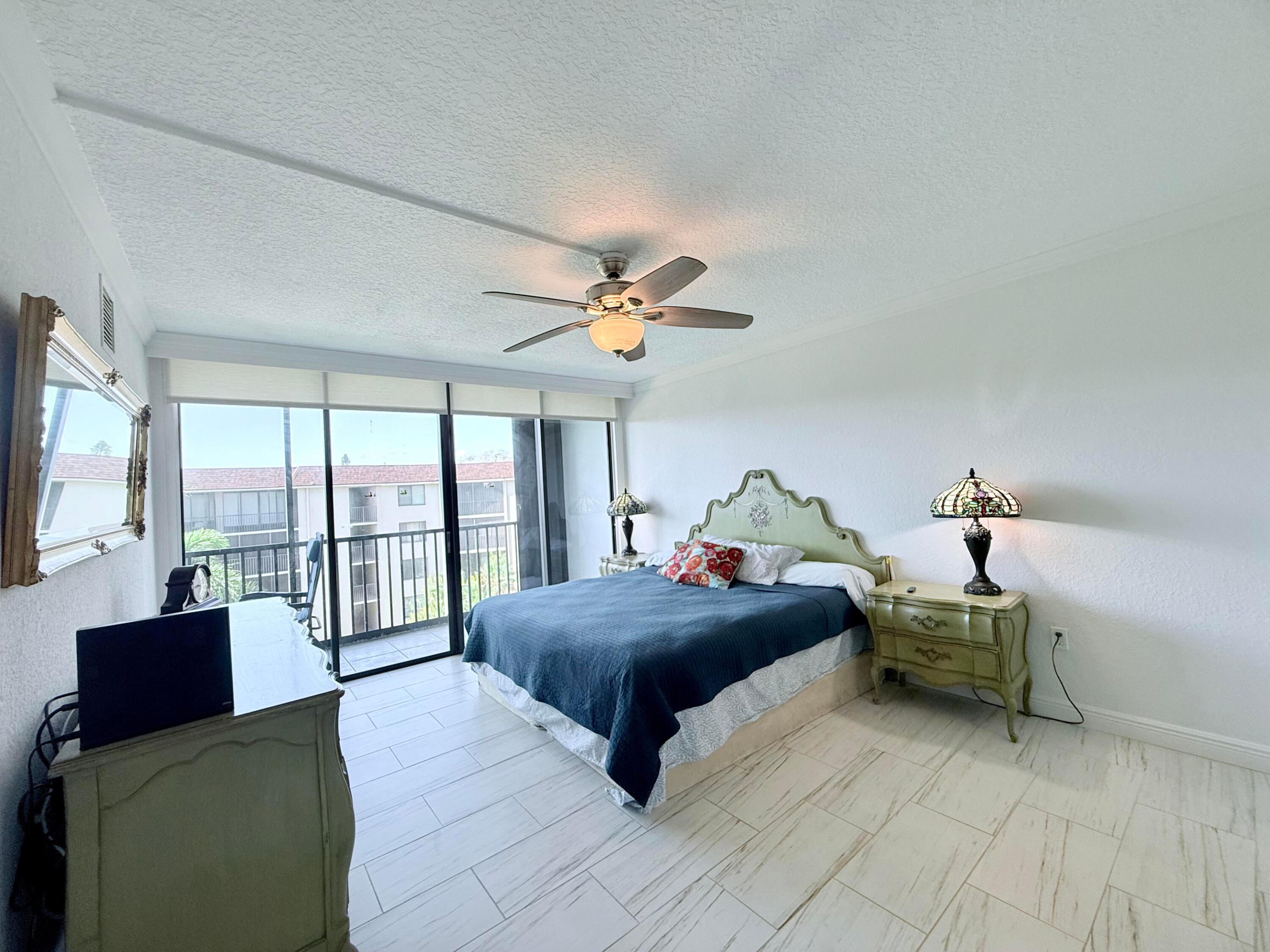 2424 N Federal Highway 407 Property Photo 8