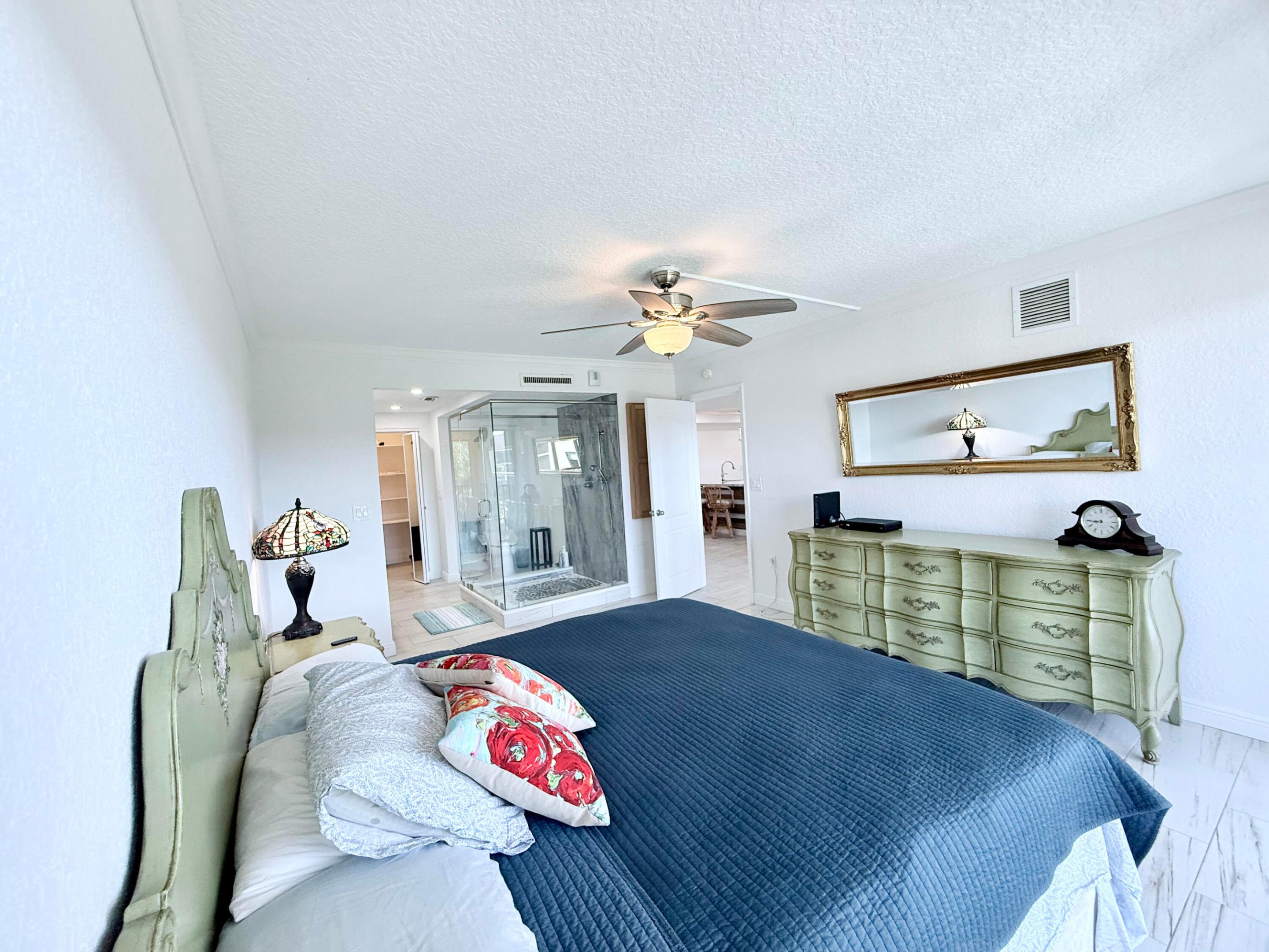 2424 N Federal Highway 407 Property Photo 10