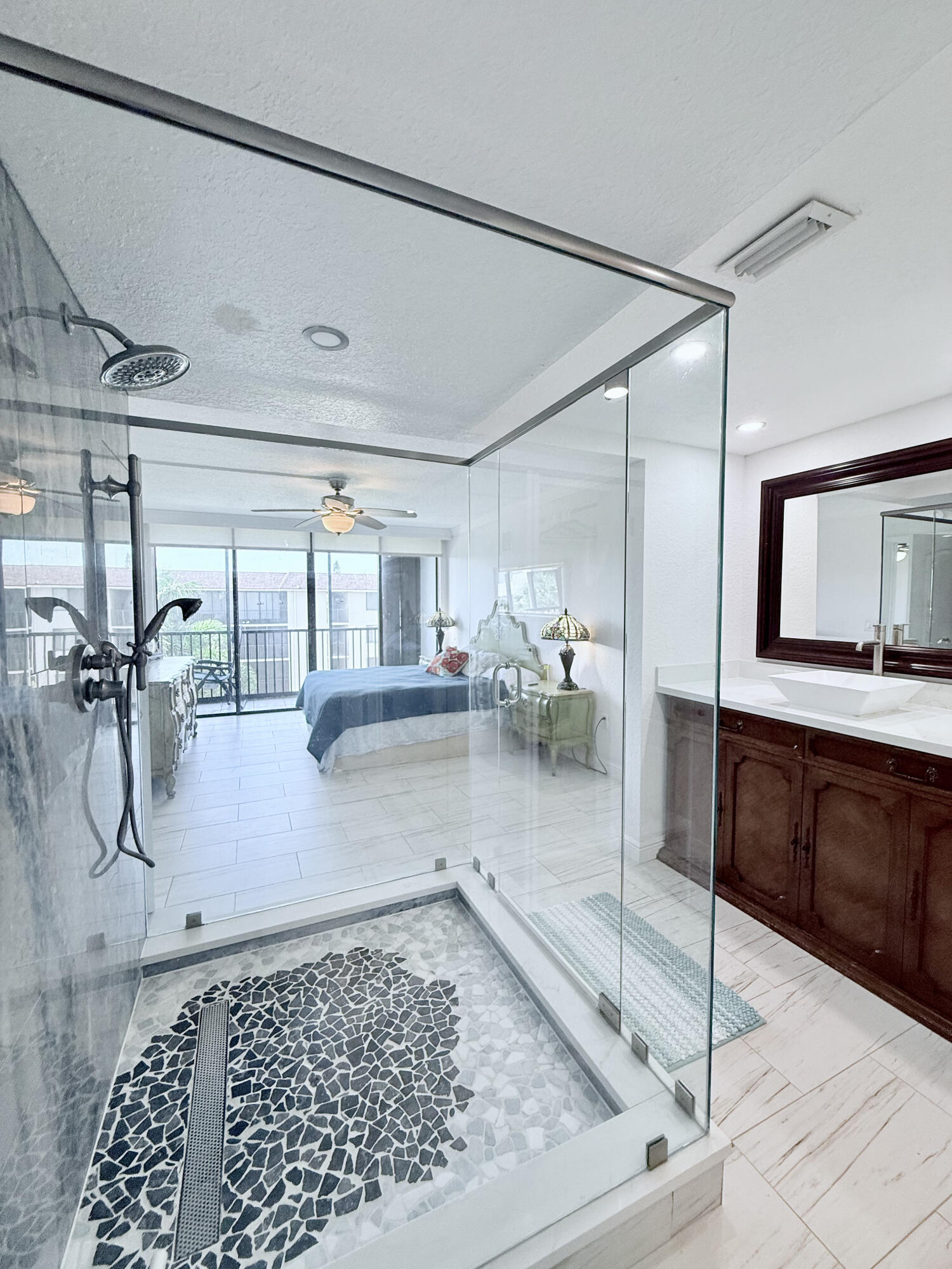 2424 N Federal Highway 407 Property Photo 13