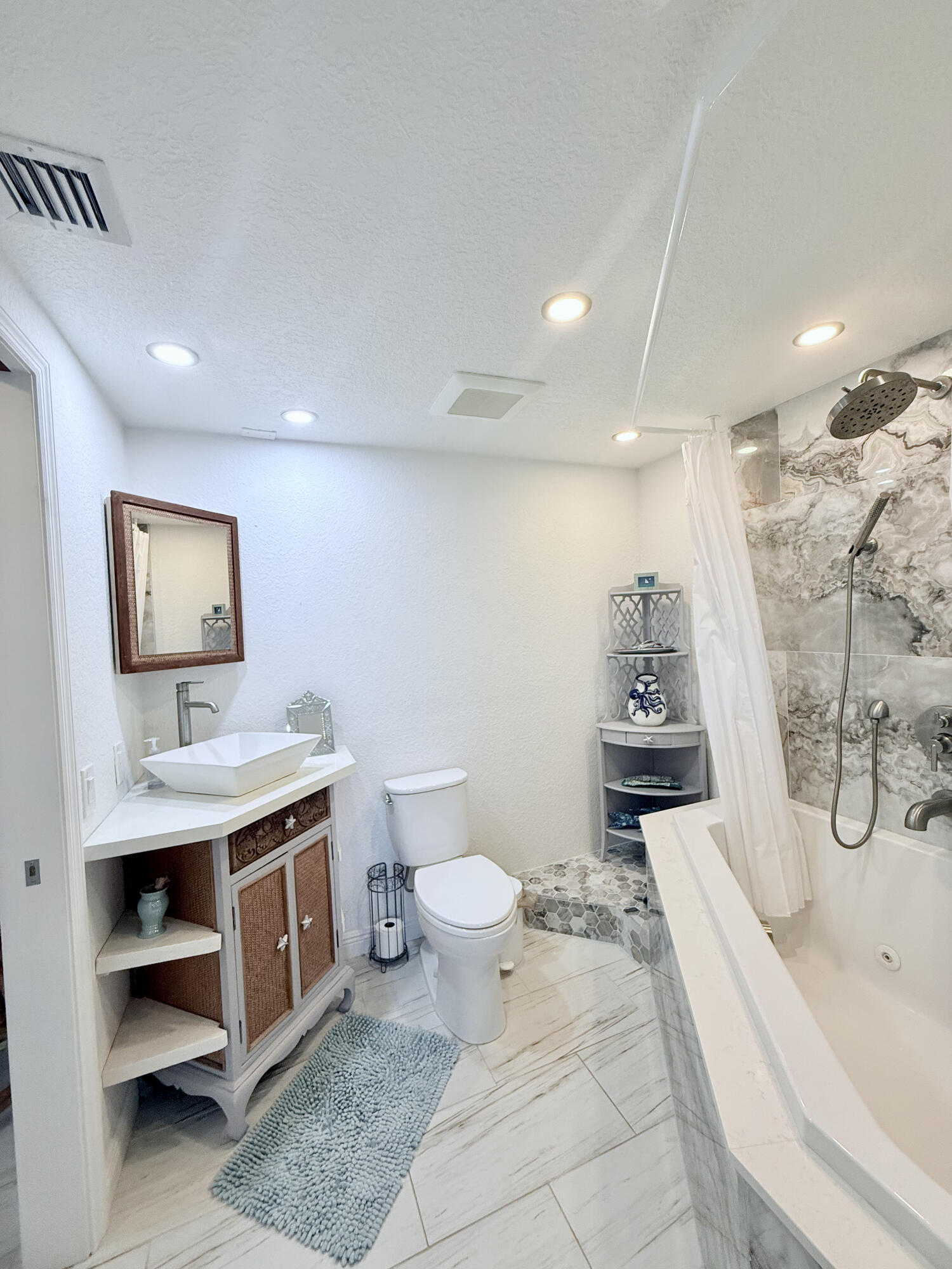 2424 N Federal Highway 407 Property Photo 18