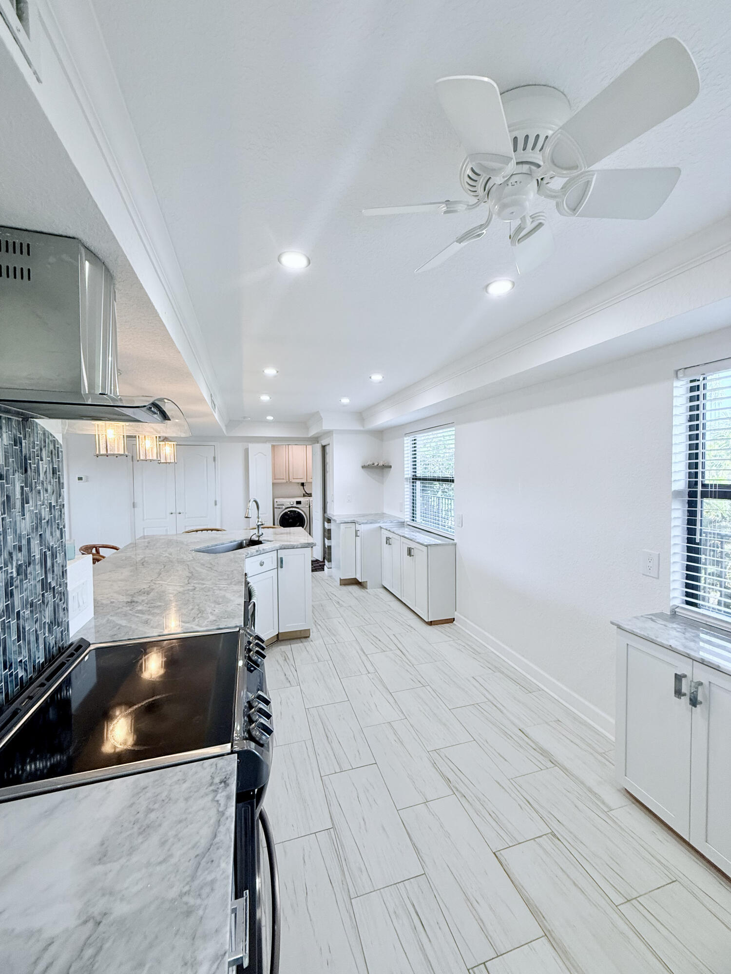 2424 N Federal Highway 407 Property Photo 21