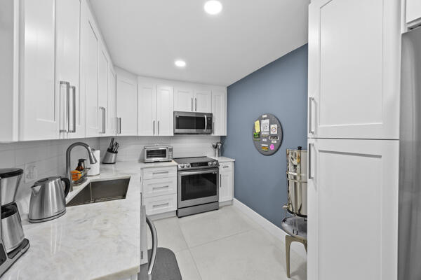 10137 S 40th Way 233 Property Photo 4