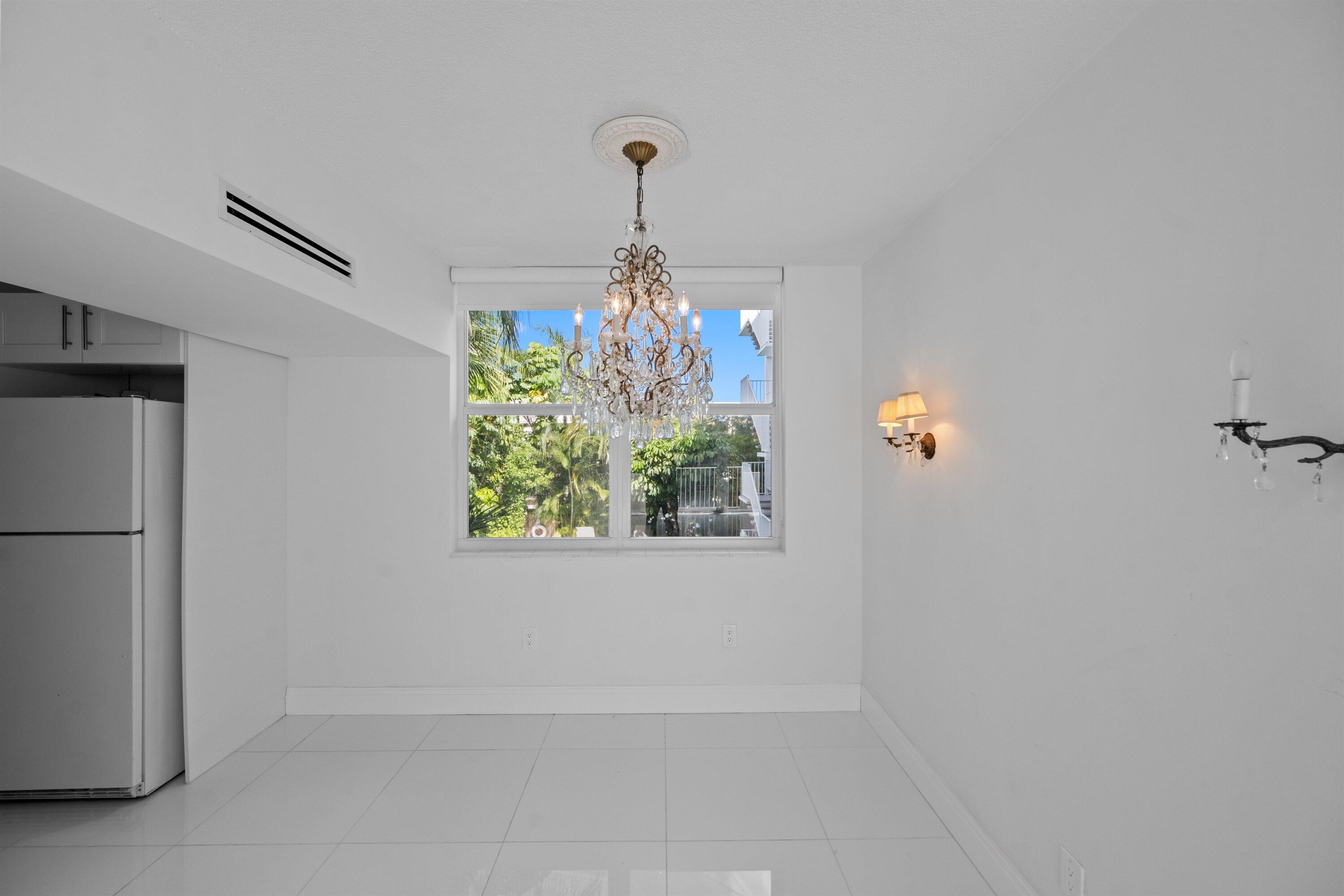 401 Peruvian Avenue 2010 Property Photo 4
