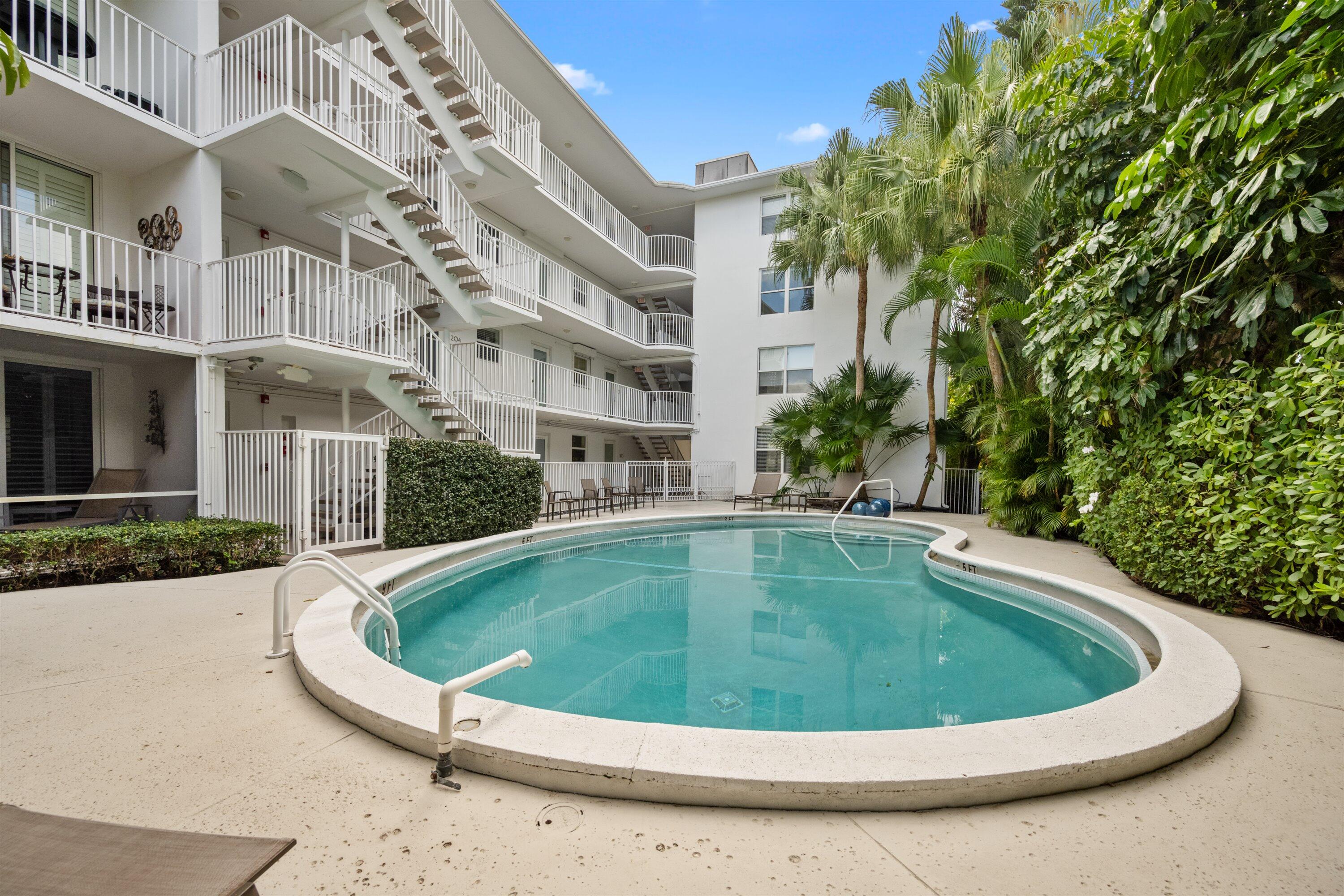 401 Peruvian Avenue 2010 Property Photo 15