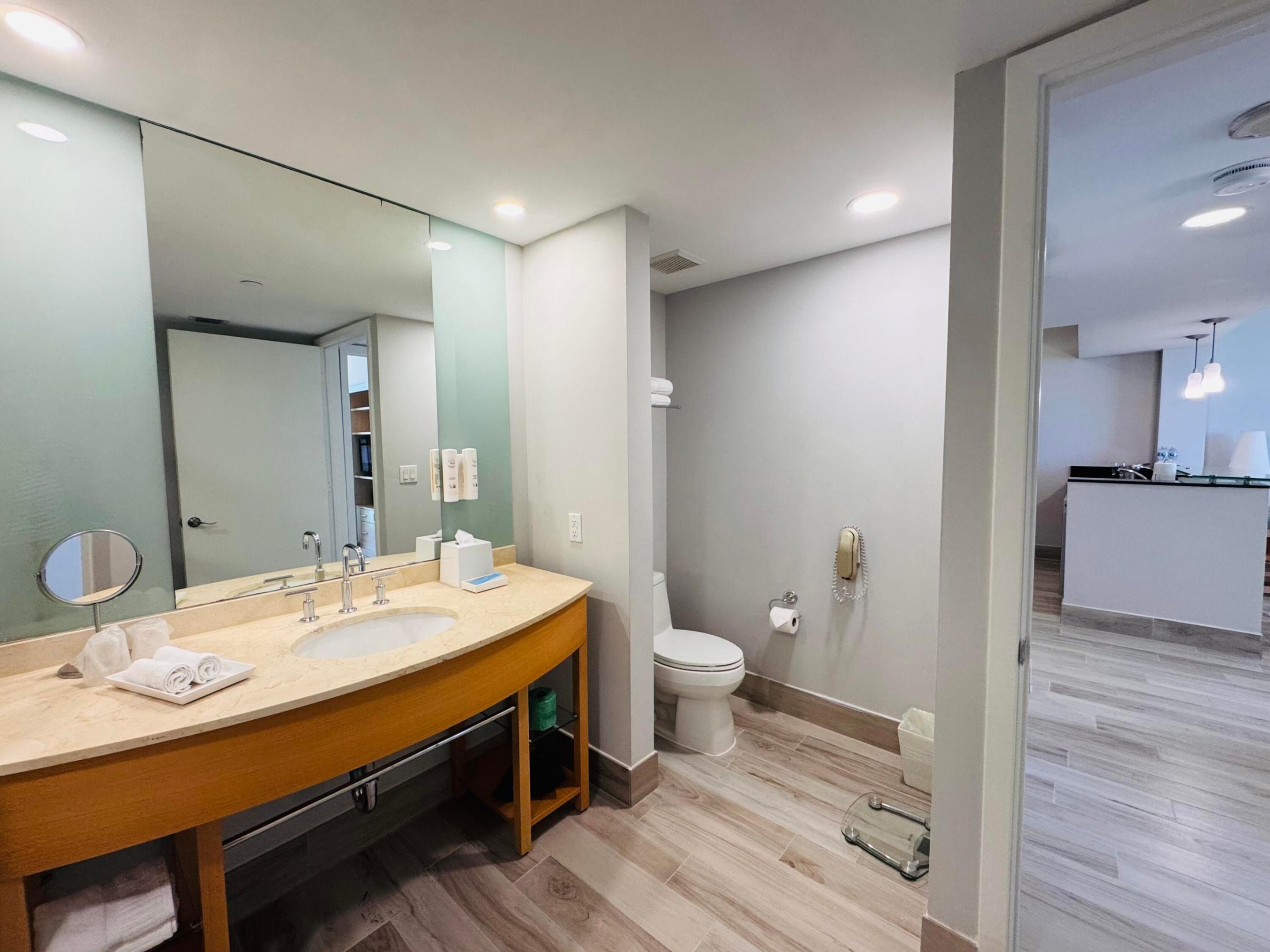 18683 Collins Avenue 2303 Property Photo 17