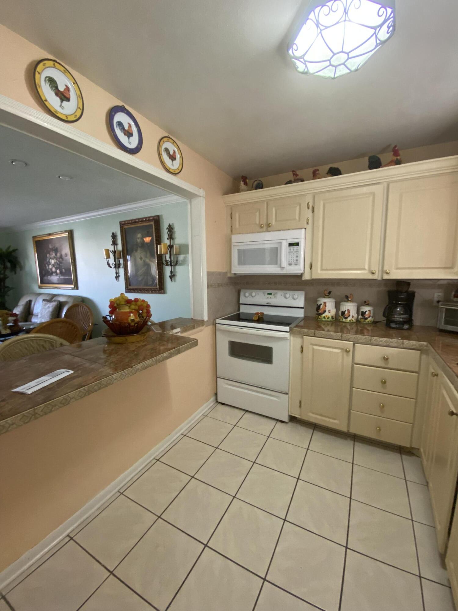 715 Lori Drive 302 Property Photo 3