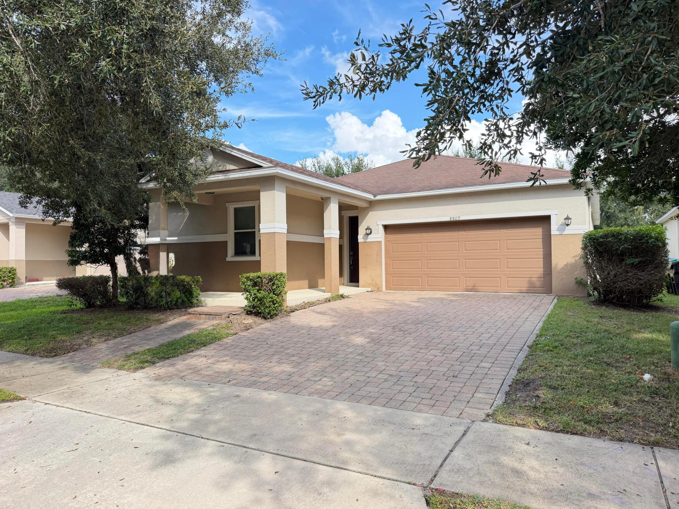 8809 Arrabida Lane Property Photo 2