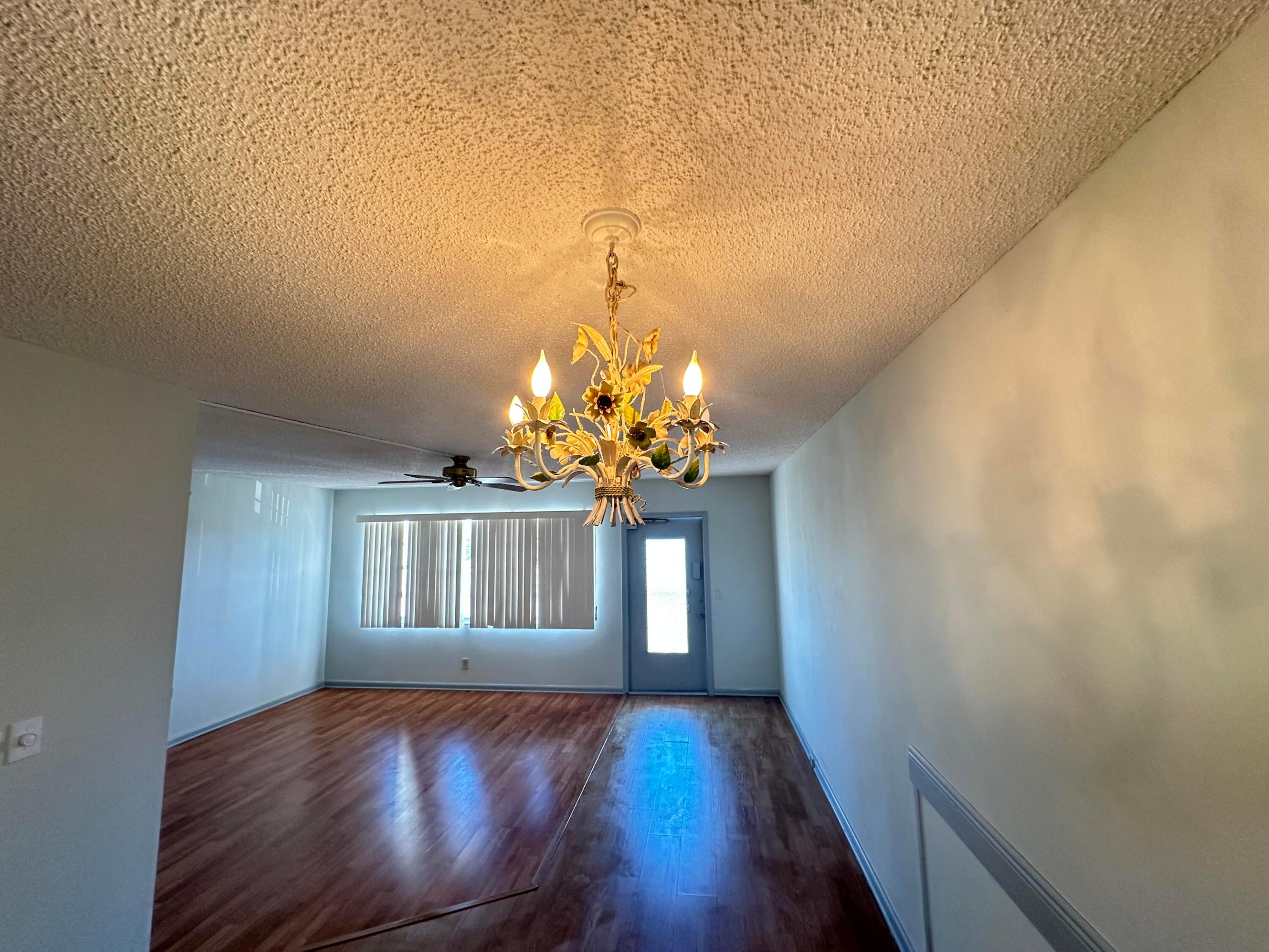 352 Southampton C Property Photo 9