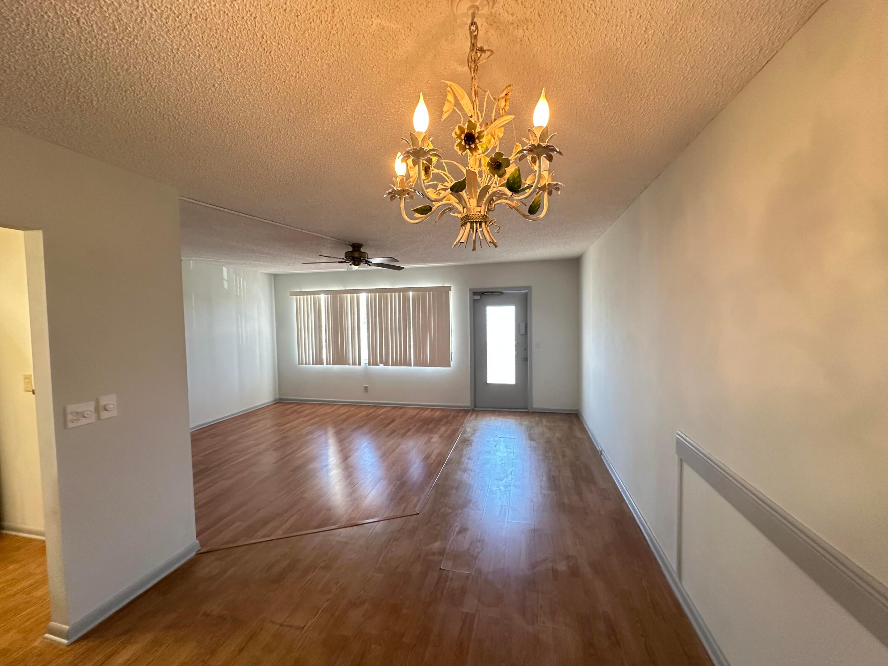352 Southampton C Property Photo 10