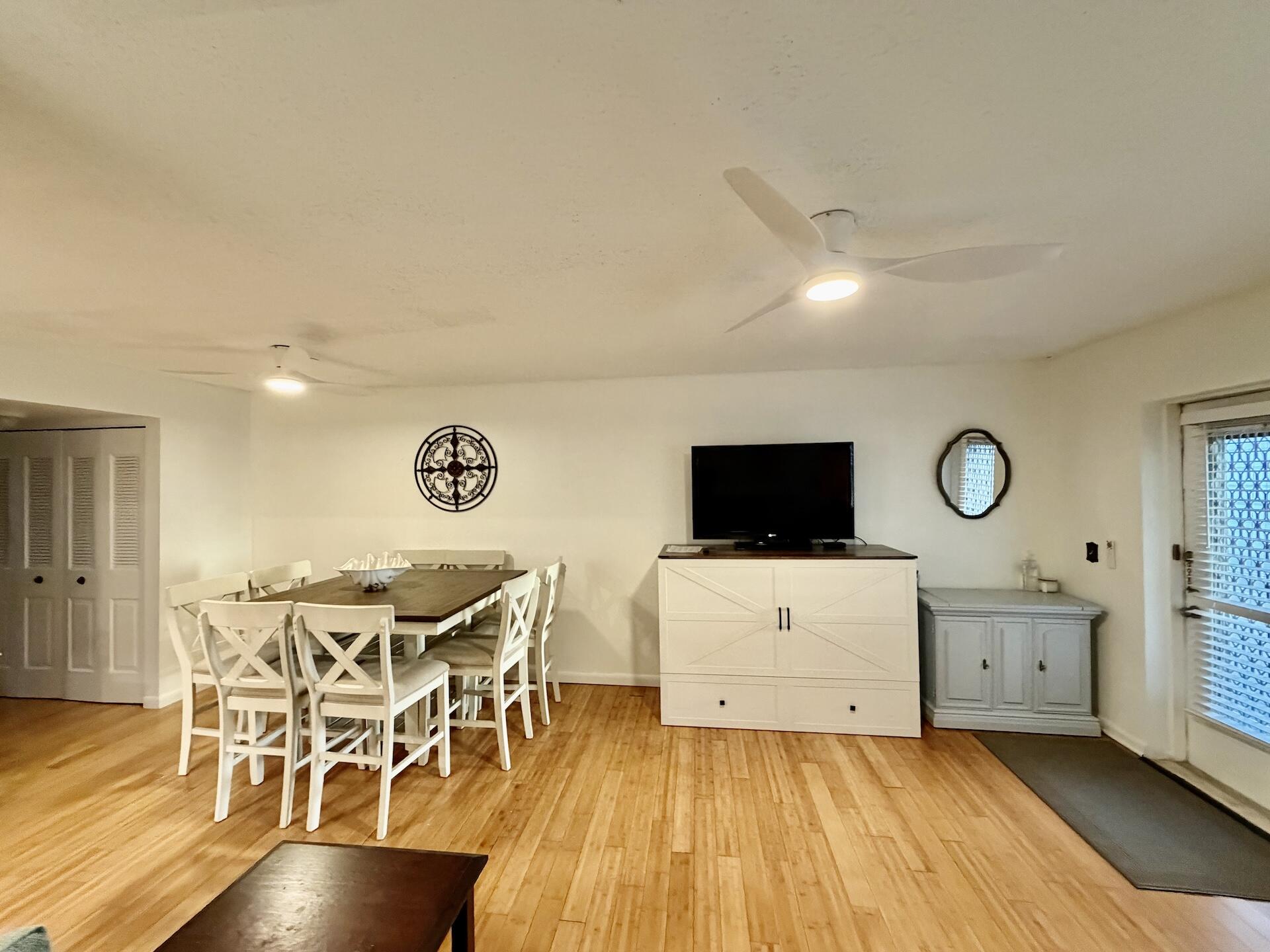 335 Durham J Property Photo 6
