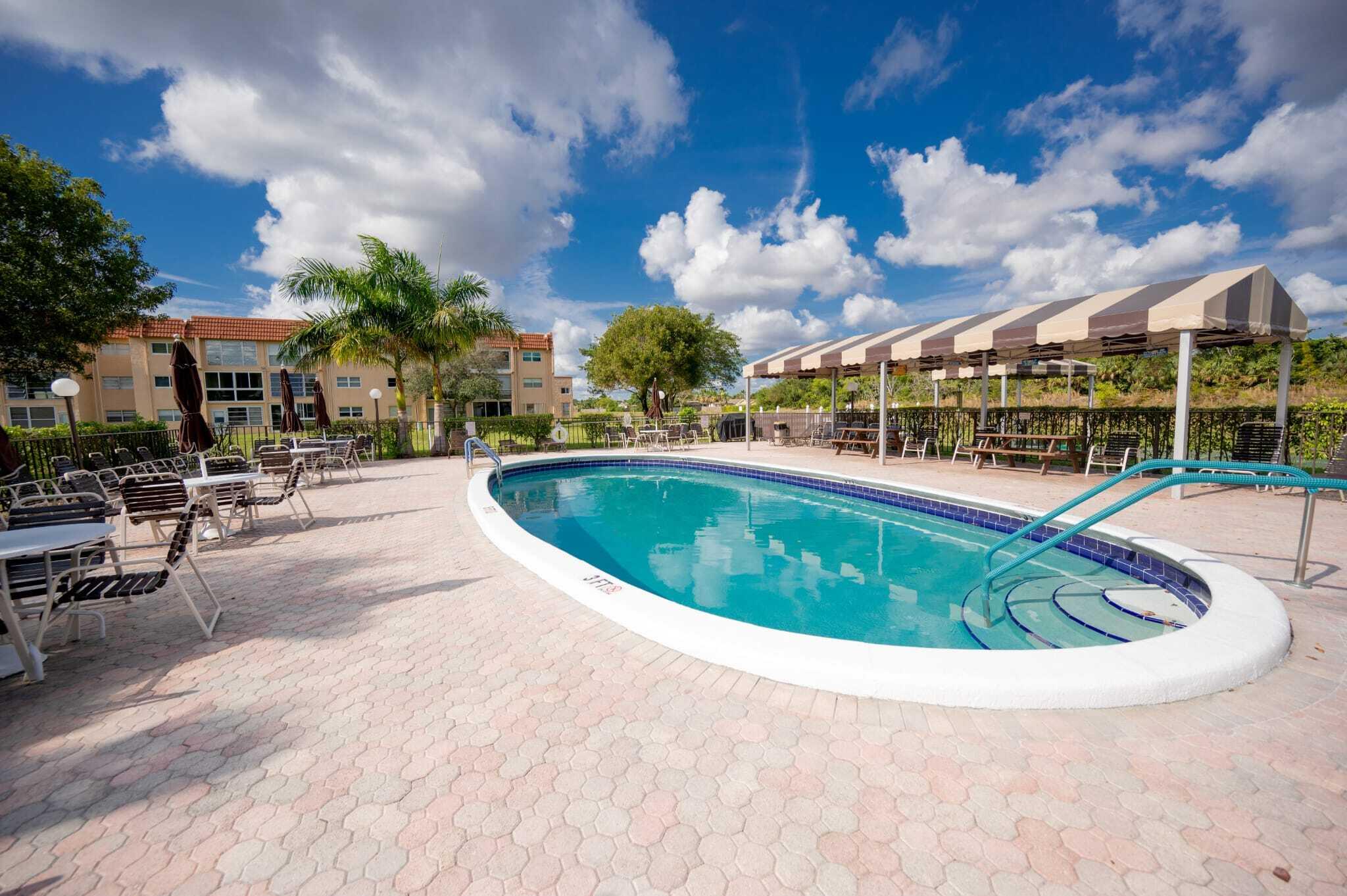 8861 Sunrise Lakes Boulevard Unit 301 Property Photo 16