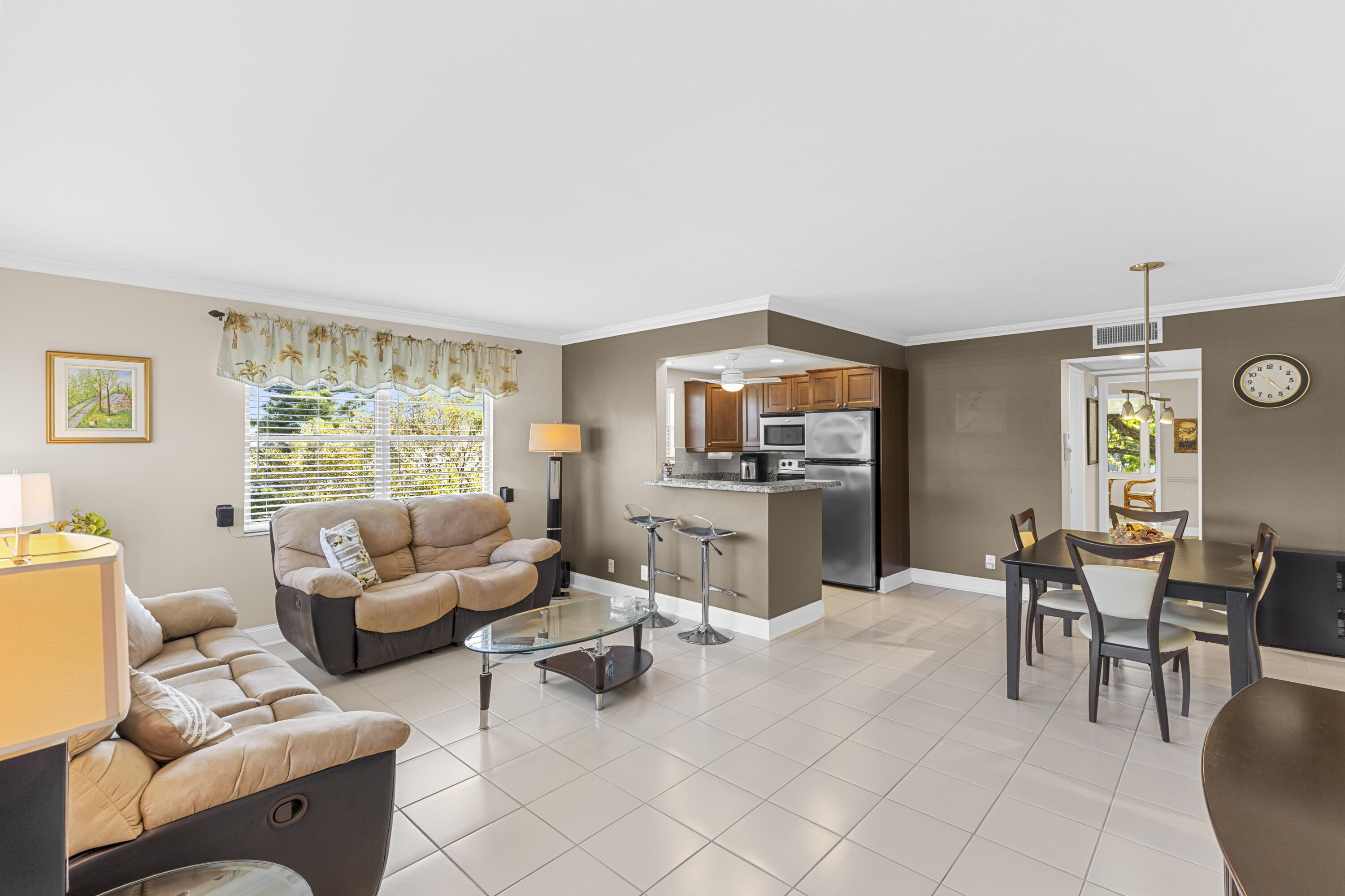3024 Durham A Property Photo 4