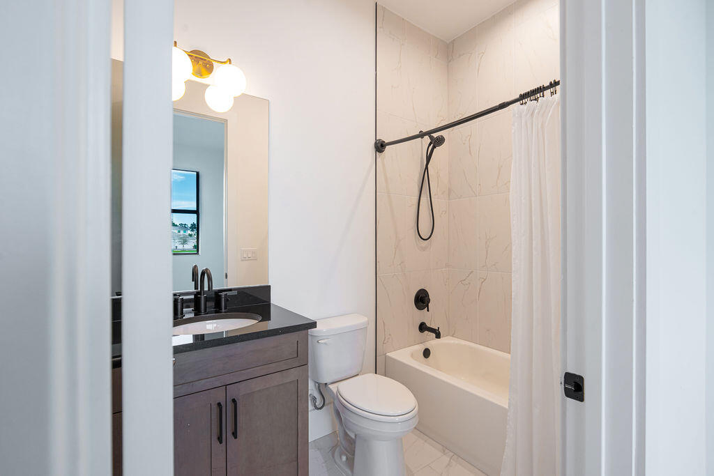 2293 Se Canopy Cove Lane Property Photo 11