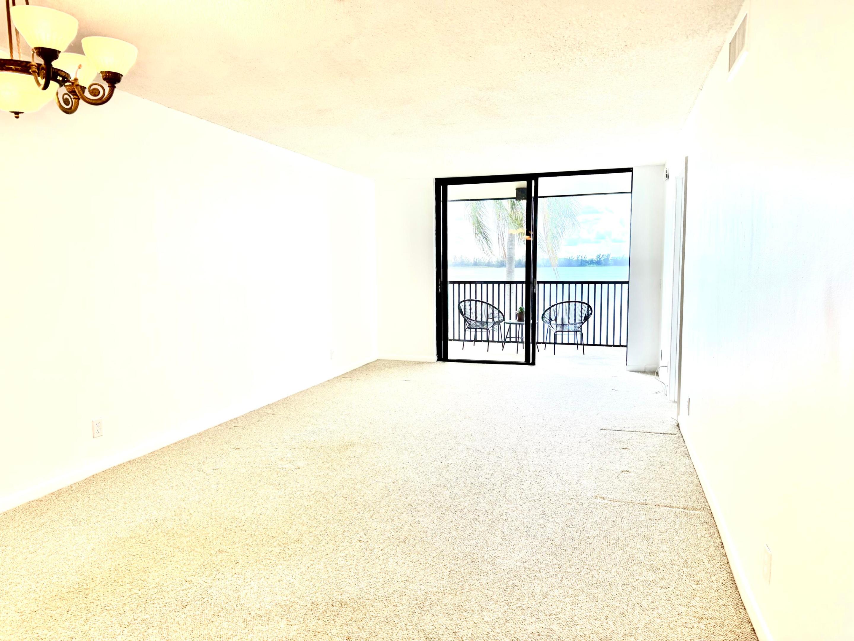 112 Lake Emerald Drive 204 Property Photo 4