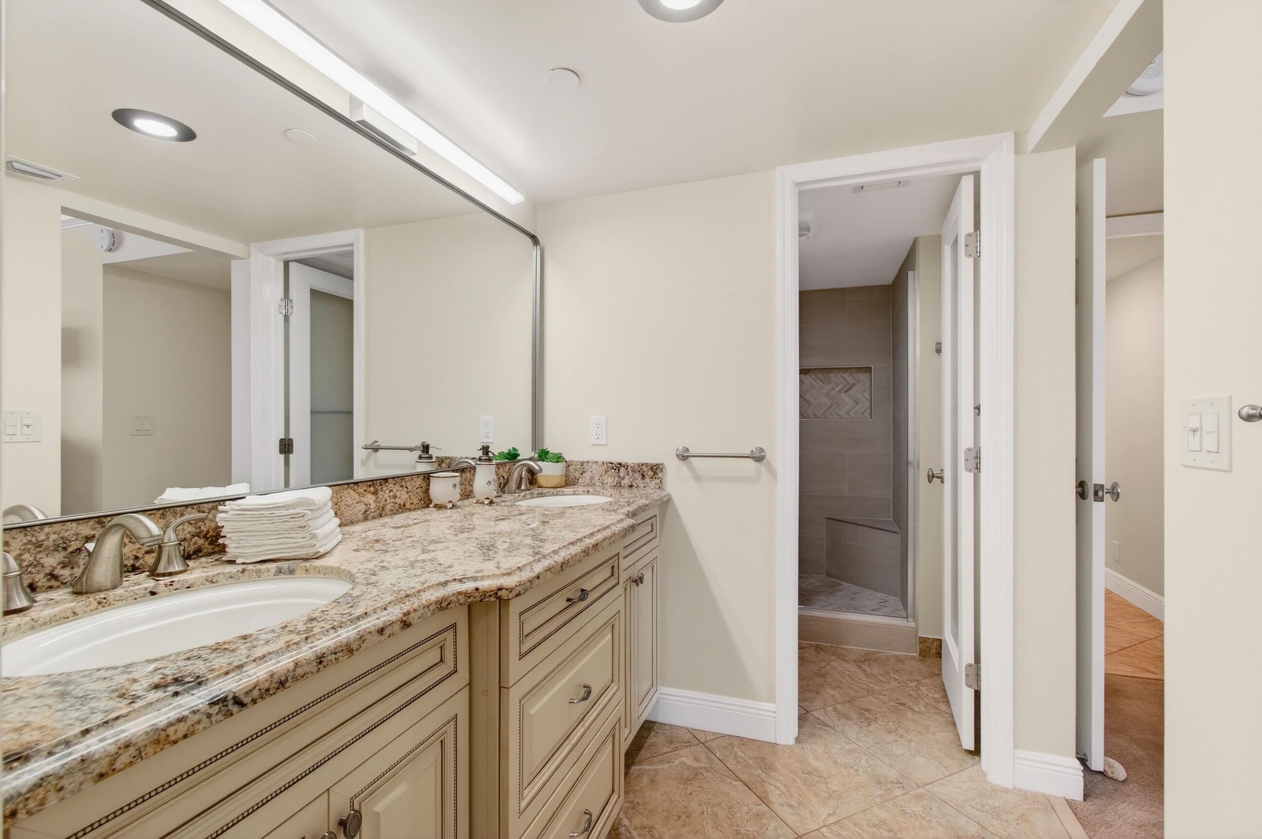 3560 S Ocean Boulevard 602 Property Photo 17