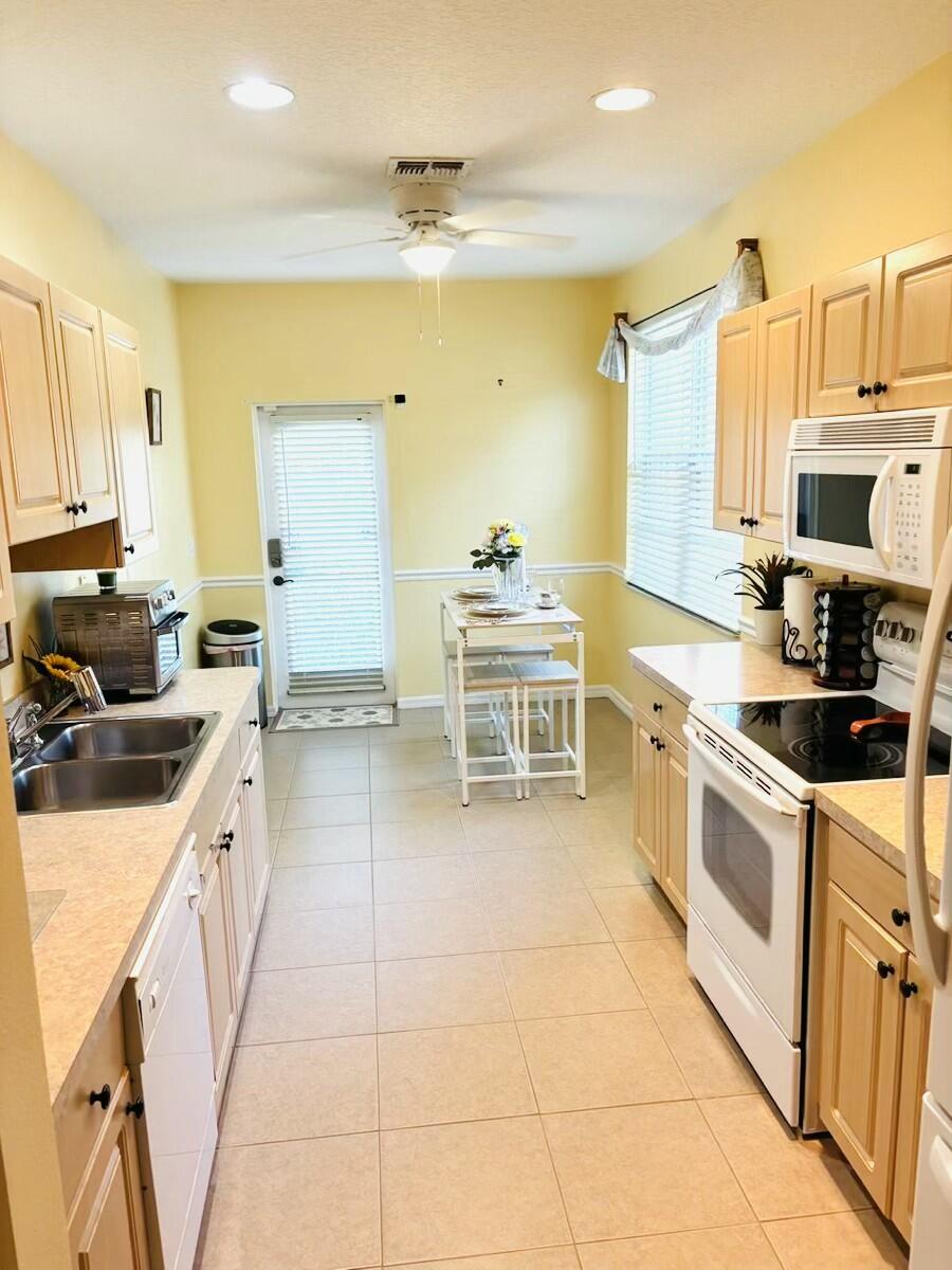 2104 Se Eatonville Drive Property Photo 6