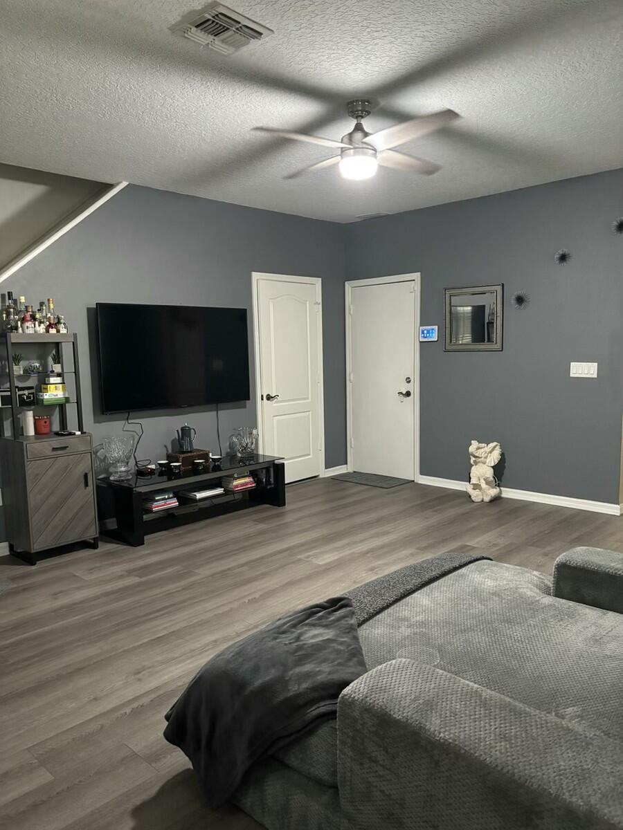 2104 Se Eatonville Drive Property Photo 13