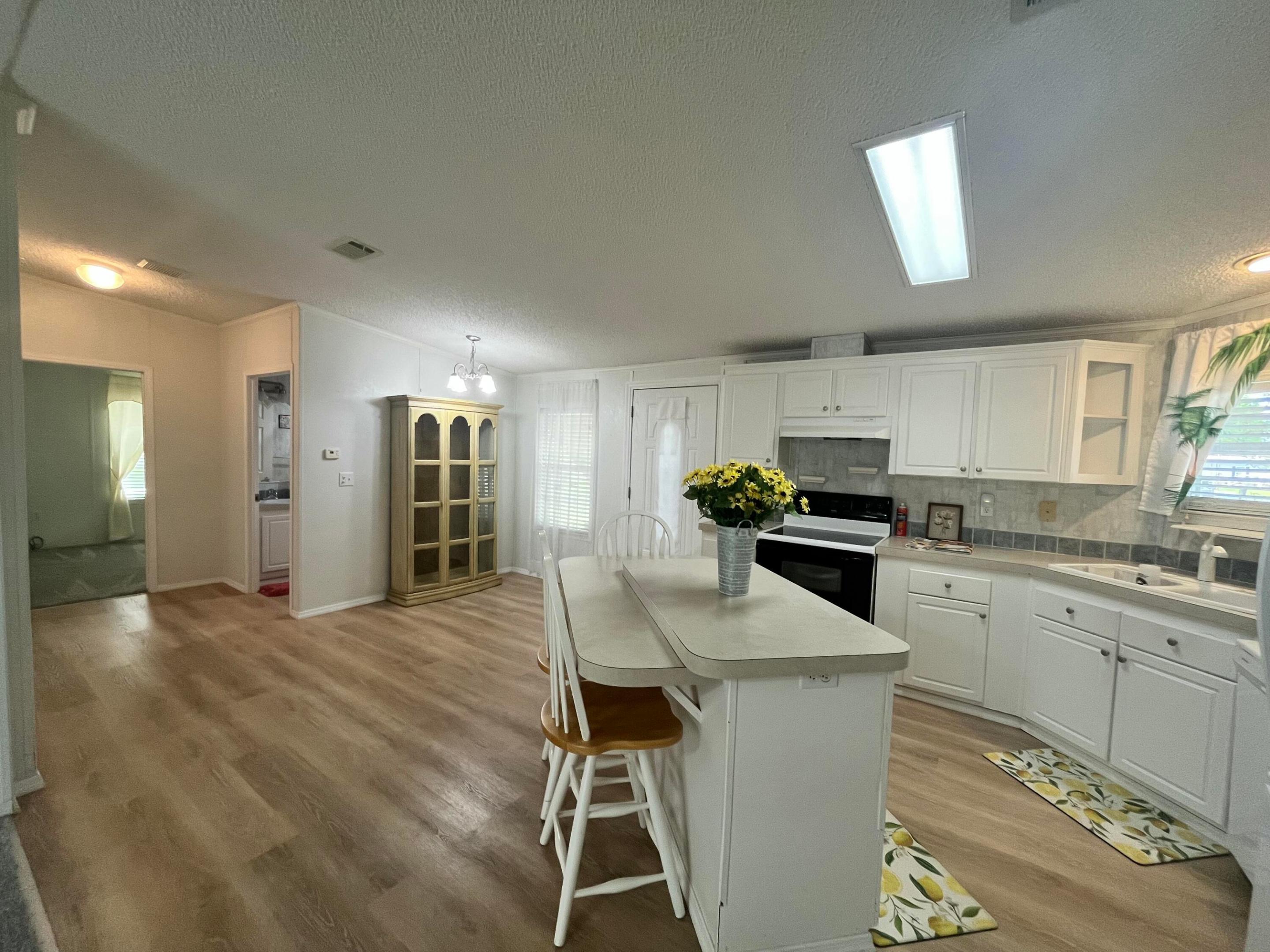 4064 Sw 9th Way Property Photo 4