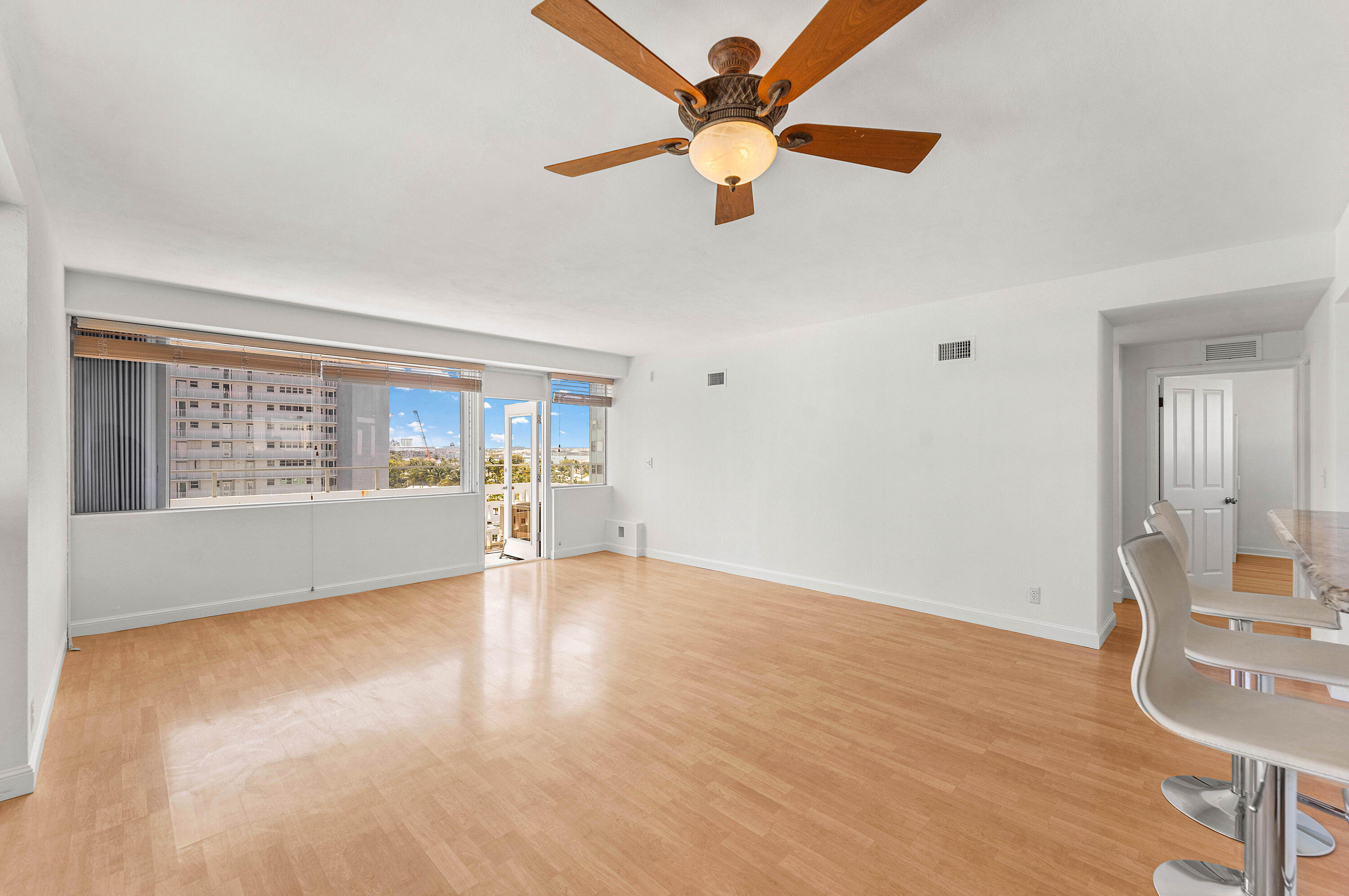 1900 S Ocean Drive 702 Property Photo 14