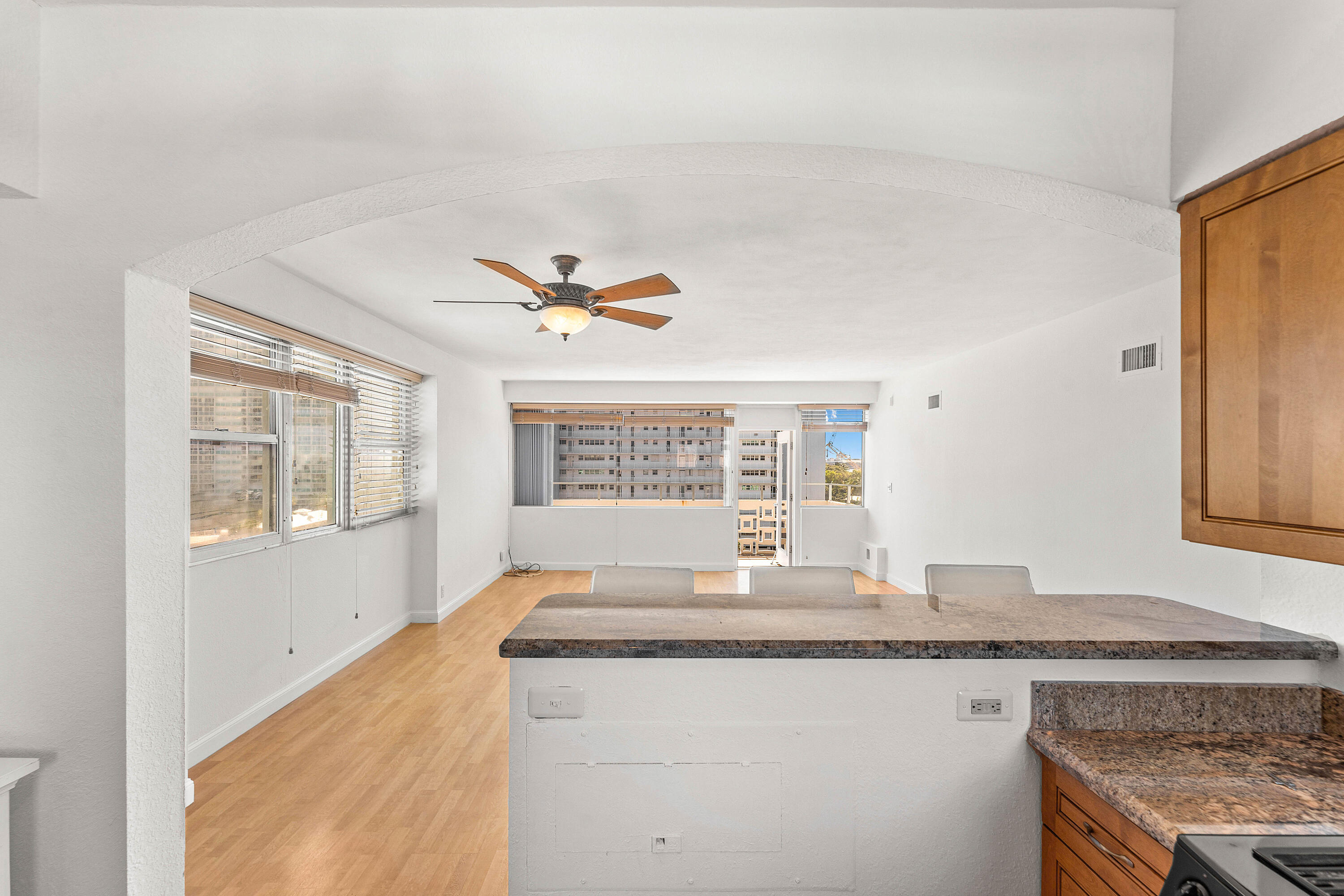 1900 S Ocean Drive 702 Property Photo 17