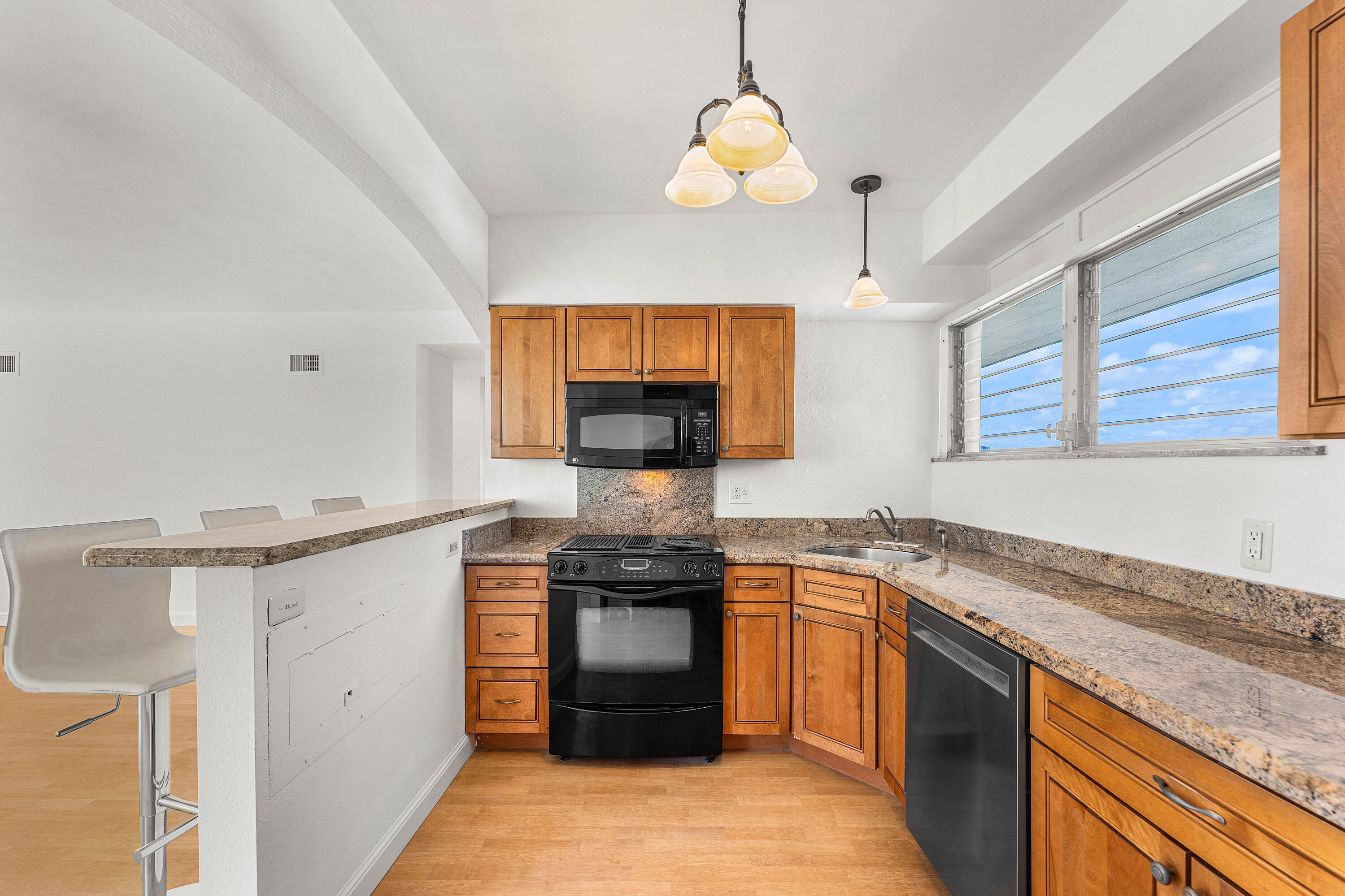 1900 S Ocean Drive 702 Property Photo 19